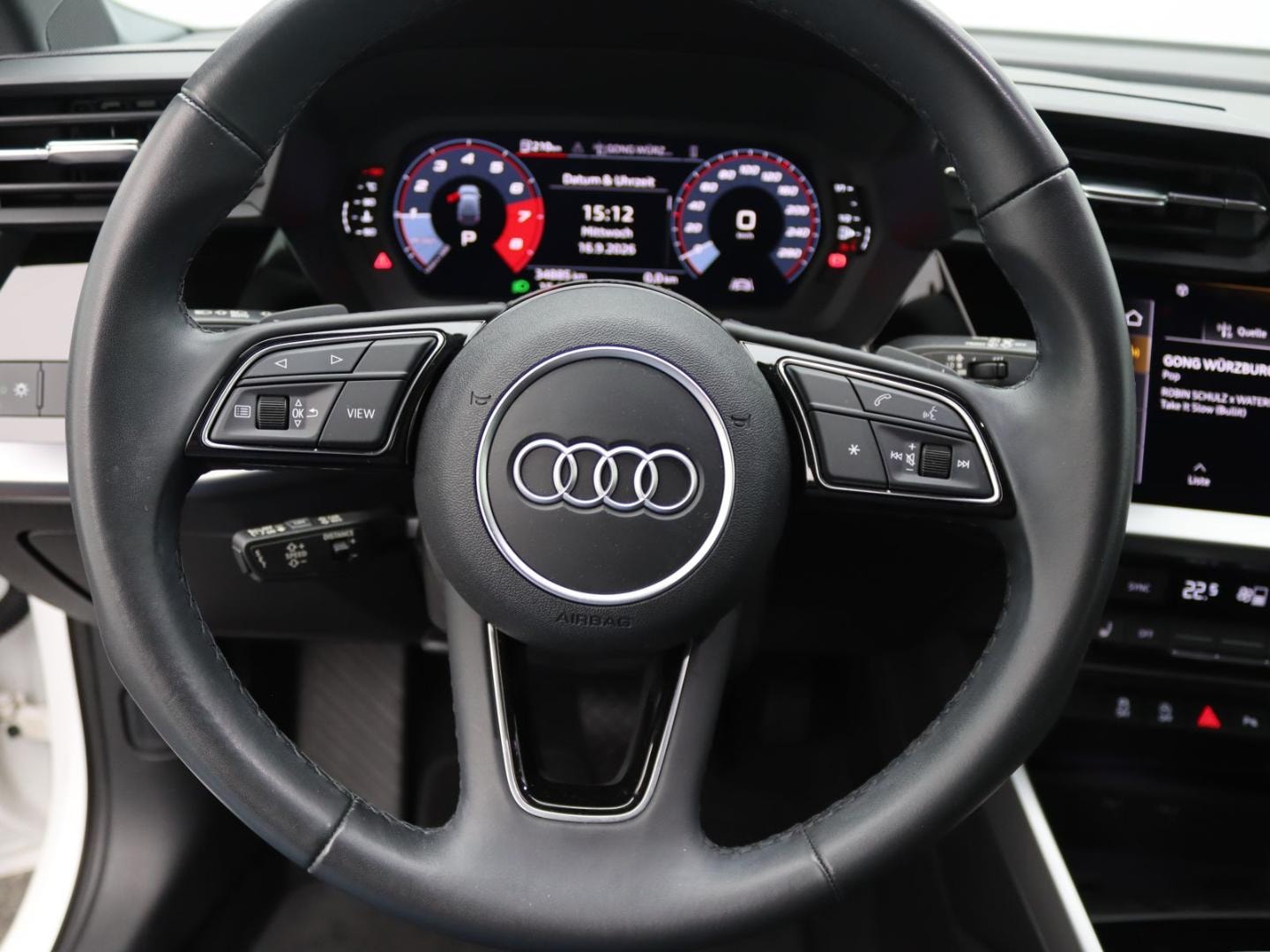Bild über Audi A3 Sportback S line 35 TFSI S tronic - für weitere Informationen kontaktieren Sie den Audi Partner