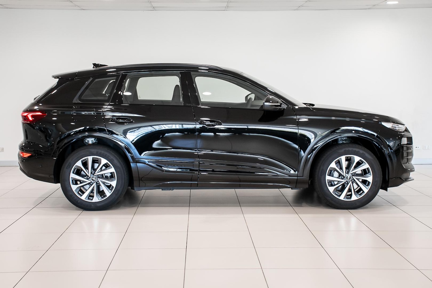 Image about Audi Q6 SUV e-tron e-tron