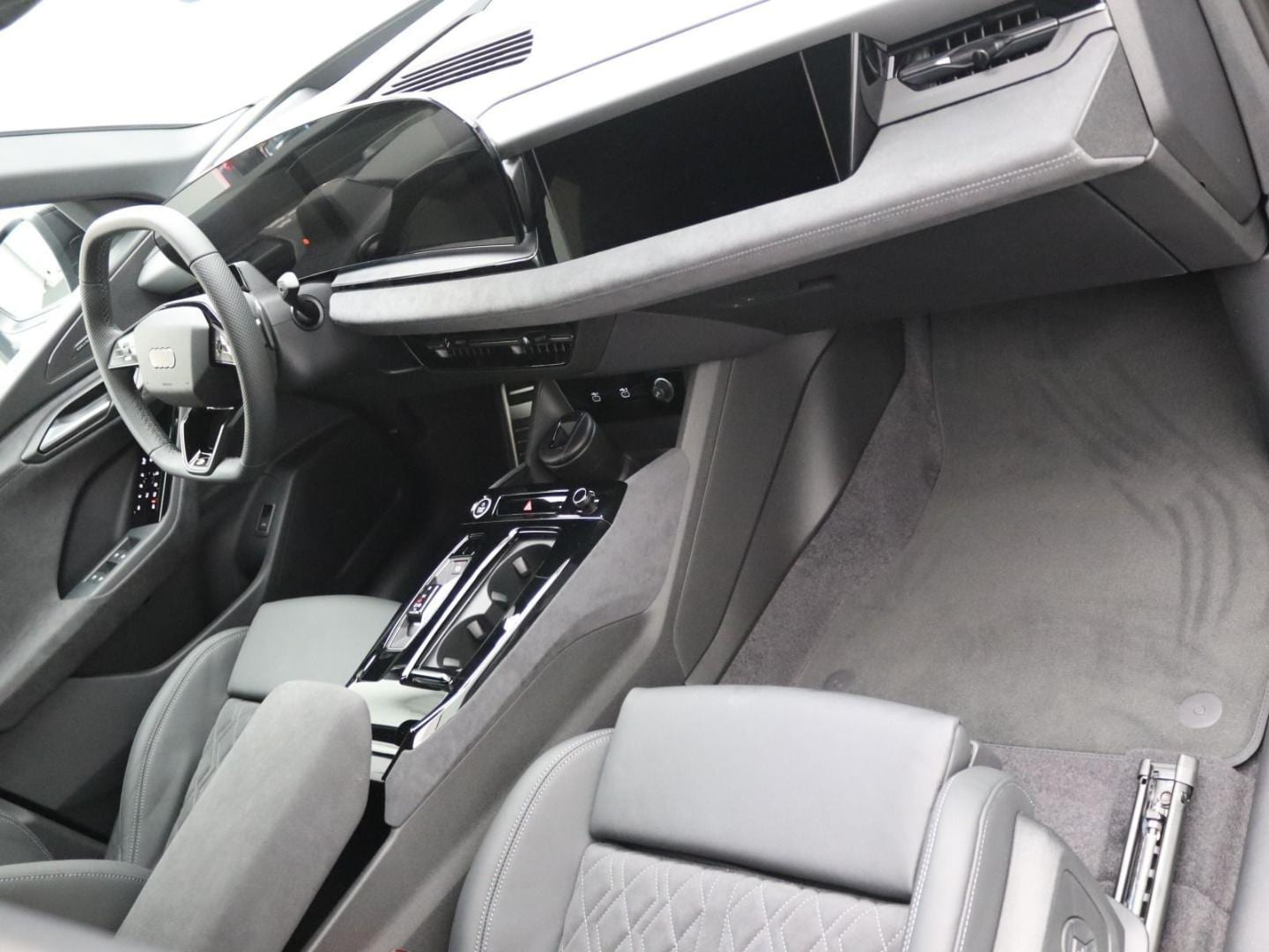 Bild über Audi Q6 Sportback e-tron S line business e-tron quattro 315 kW - für weitere Informationen kontaktieren Sie den Audi Partner