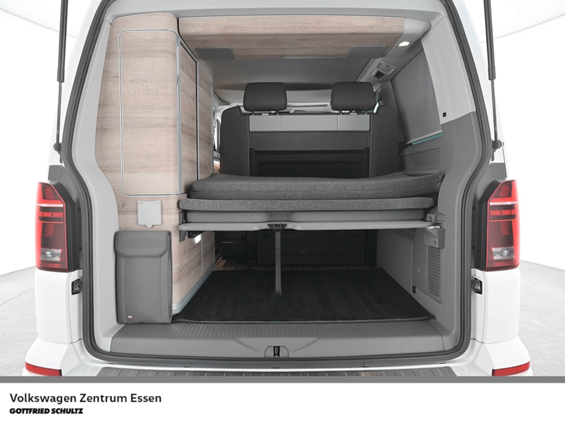 Volkswagen T6.1 California Coast