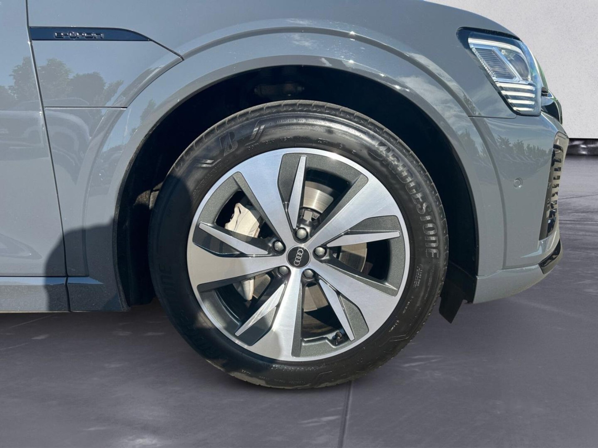 Audi Q8 e-tron S line