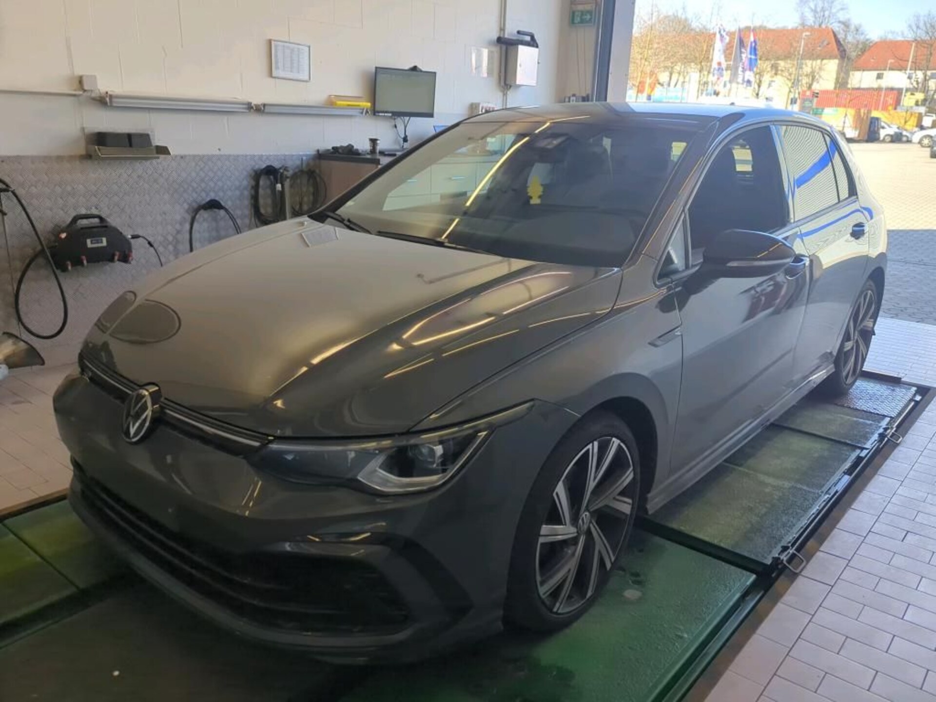 Volkswagen Golf R-Line