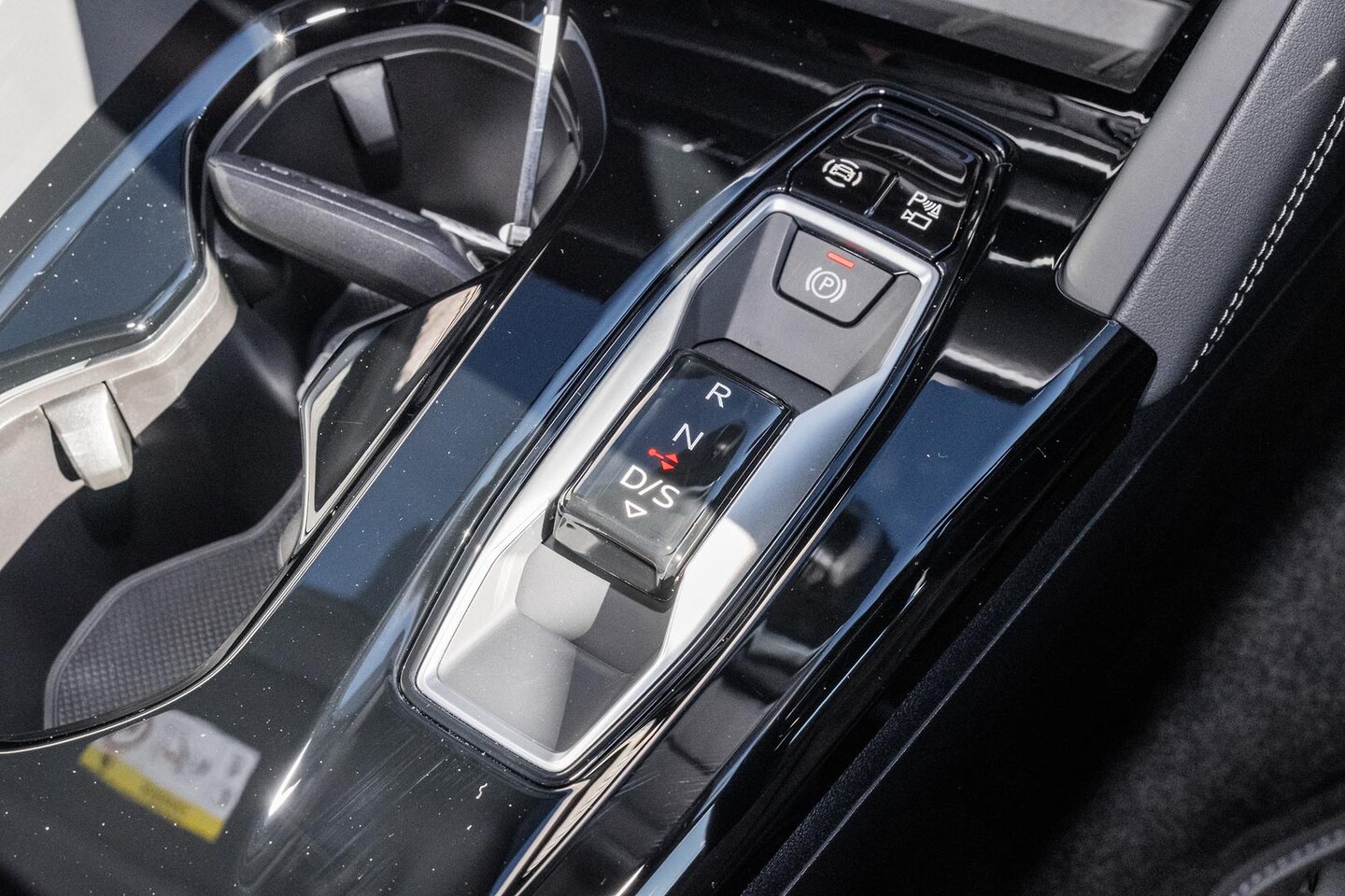 Image about Audi Q5 SUV e-hybrid quattro S tronic