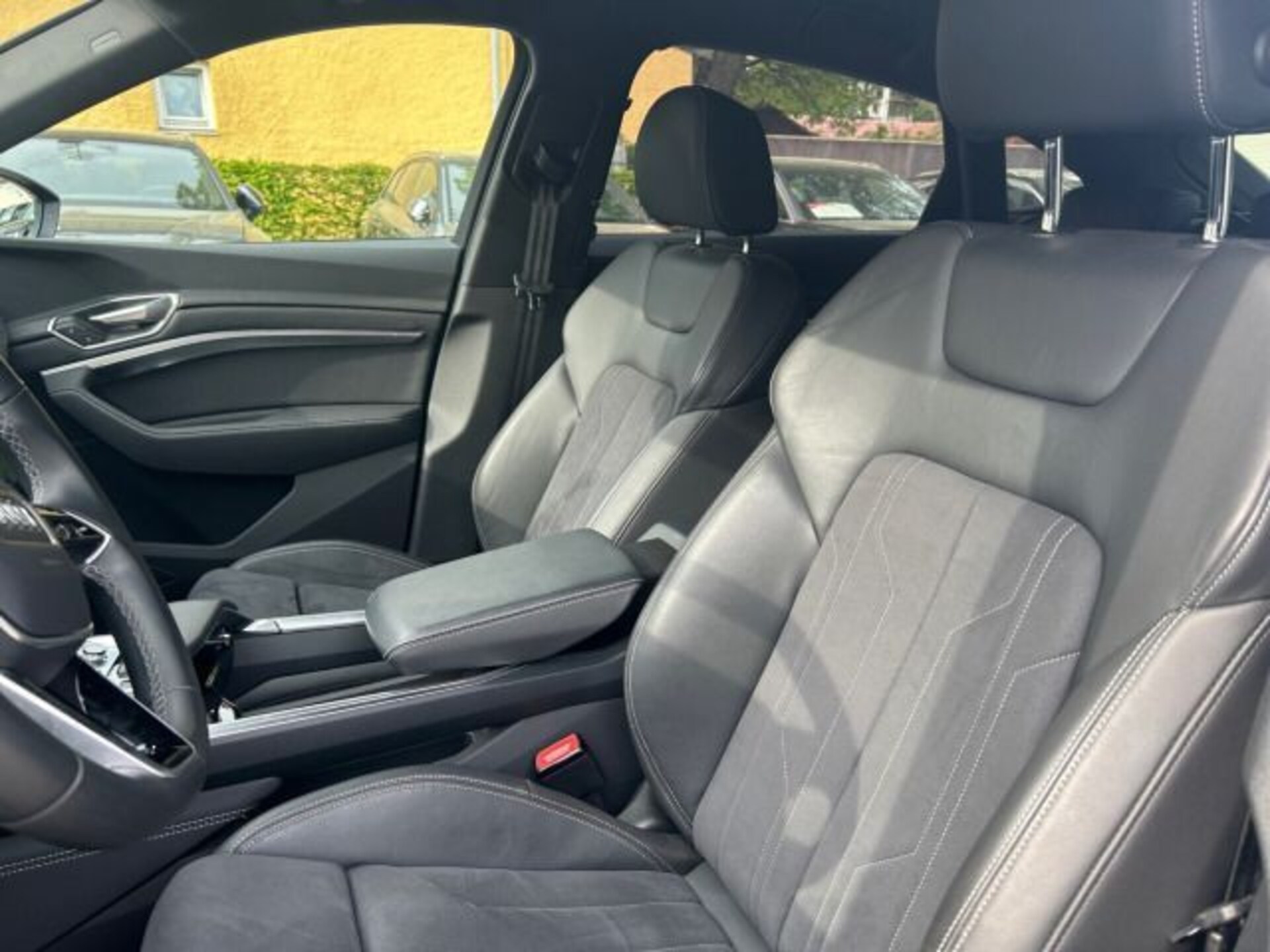 Audi Q8 Sportback e-tron S line