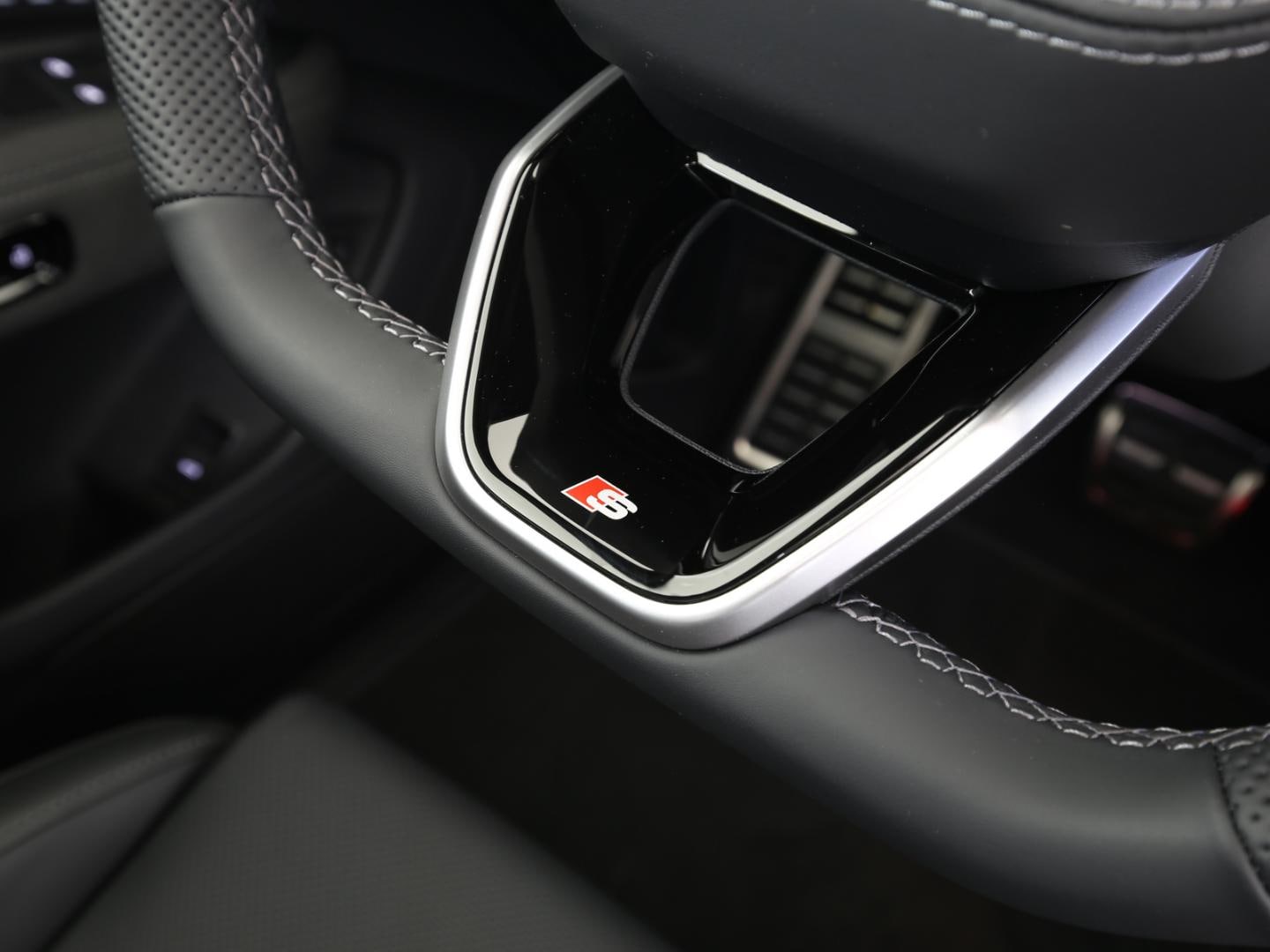 Bild über Audi Q7 SUV TDI quattro 220 kW tiptronic - für weitere Informationen kontaktieren Sie den Audi Partner