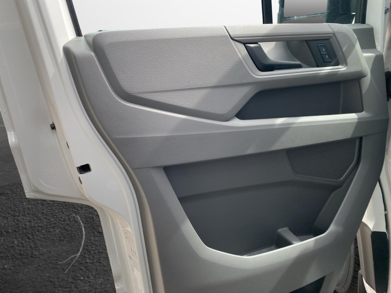 Volkswagen Crafter Kasten mittlerer Radstand – Bild 7