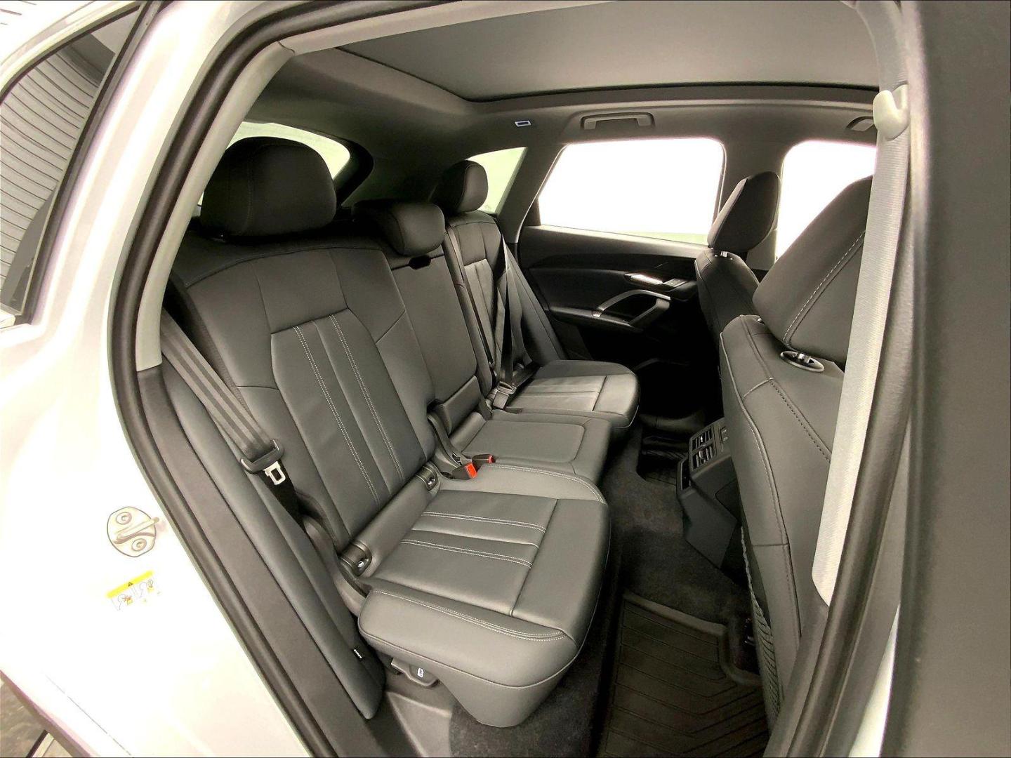 2025 Audi Q5 Premium - Photo 25