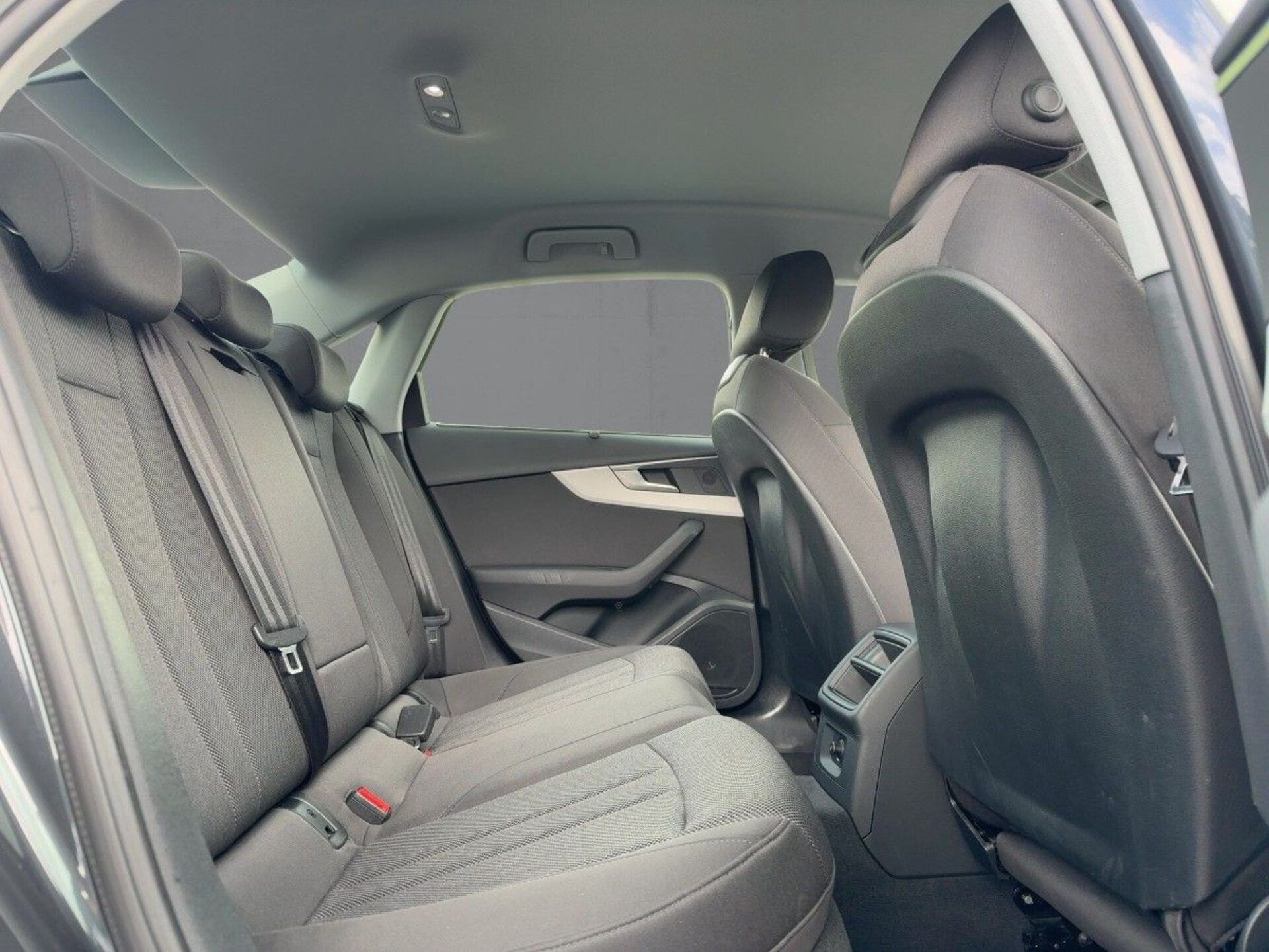 Audi A4 Limousine Advanced