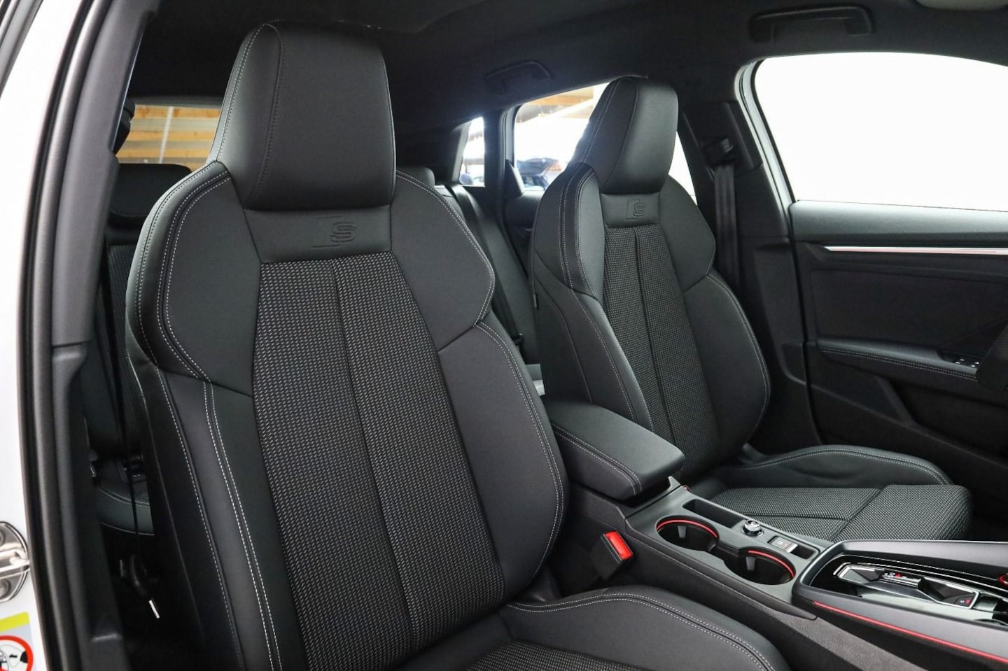 Bild über Audi S3 Sportback TFSI quattro S tronic - für weitere Informationen kontaktieren Sie den Audi Partner