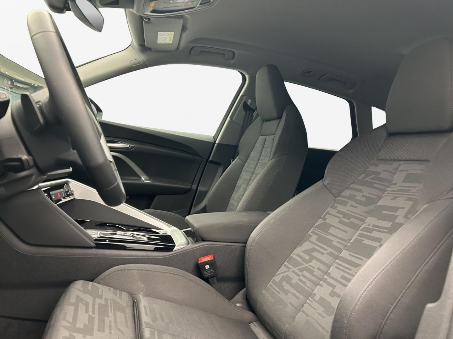 Bild über Audi Q5 SUV TFSI 150 kW S tronic - für weitere Informationen kontaktieren Sie den Audi Partner