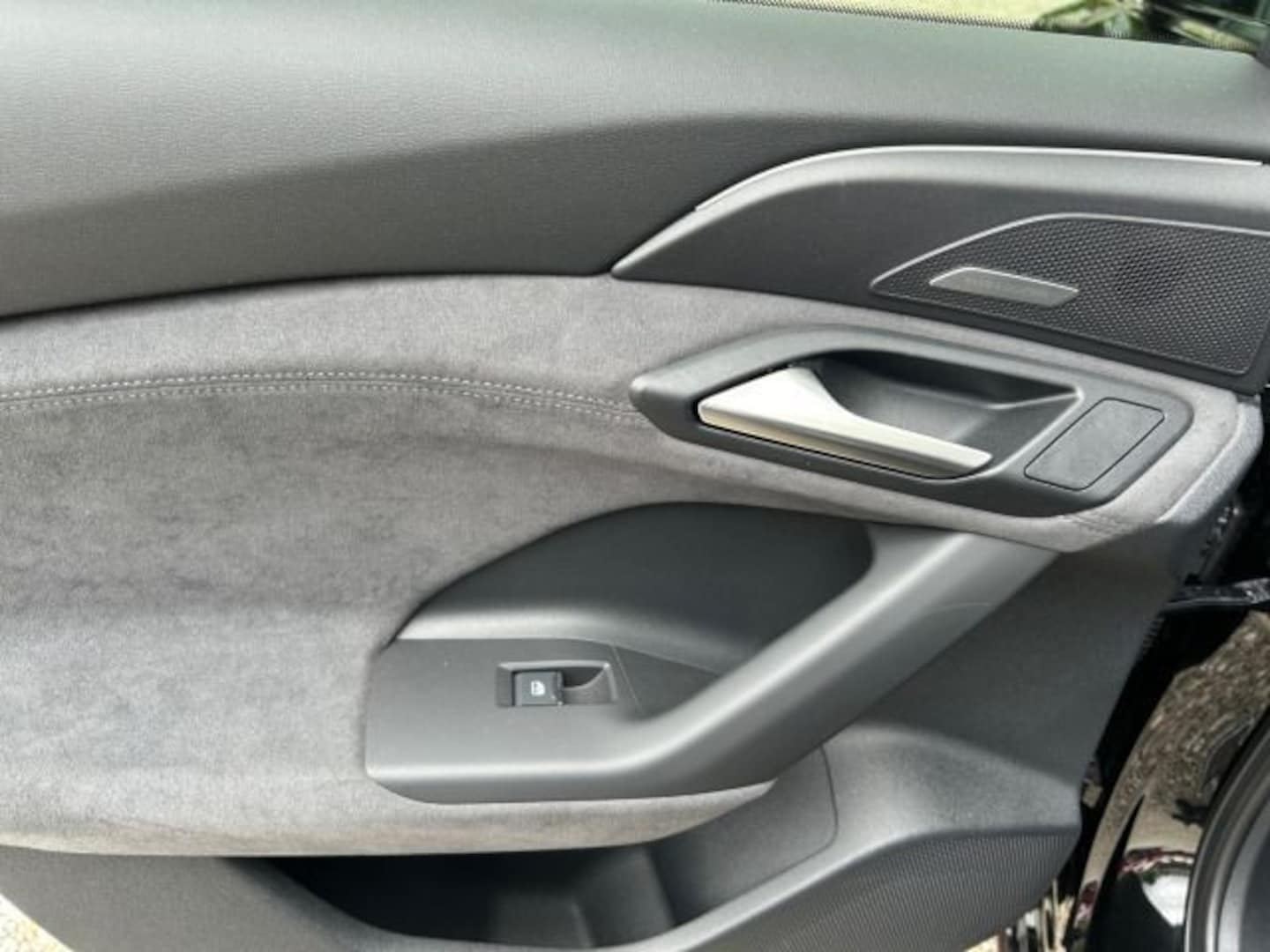 Bild über Audi A6 Avant e-tron e-tron quattro - für weitere Informationen kontaktieren Sie den Audi Partner