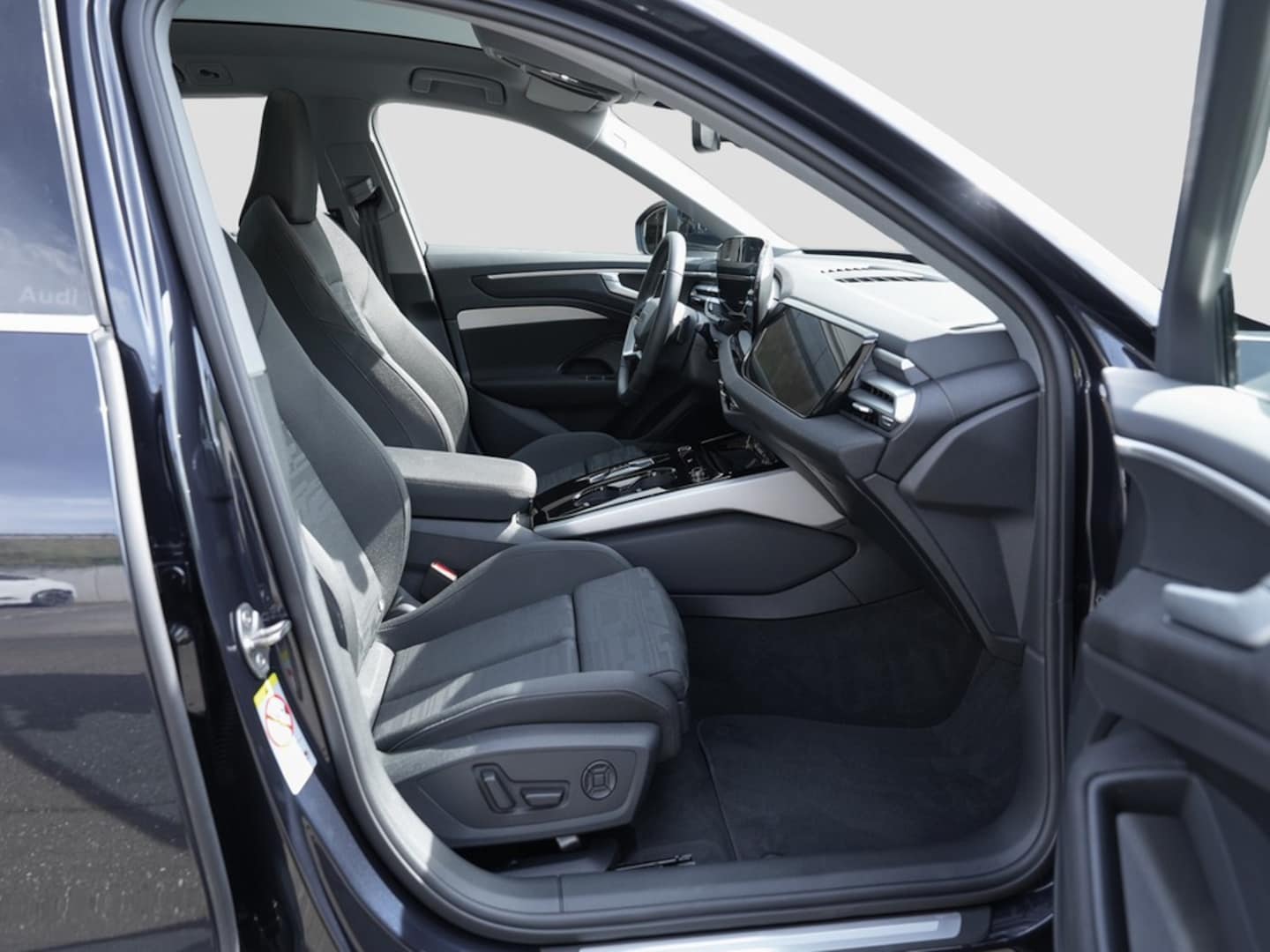 Bild über Audi A6 Avant TDI quattro 150 kW S tronic - für weitere Informationen kontaktieren Sie den Audi Partner