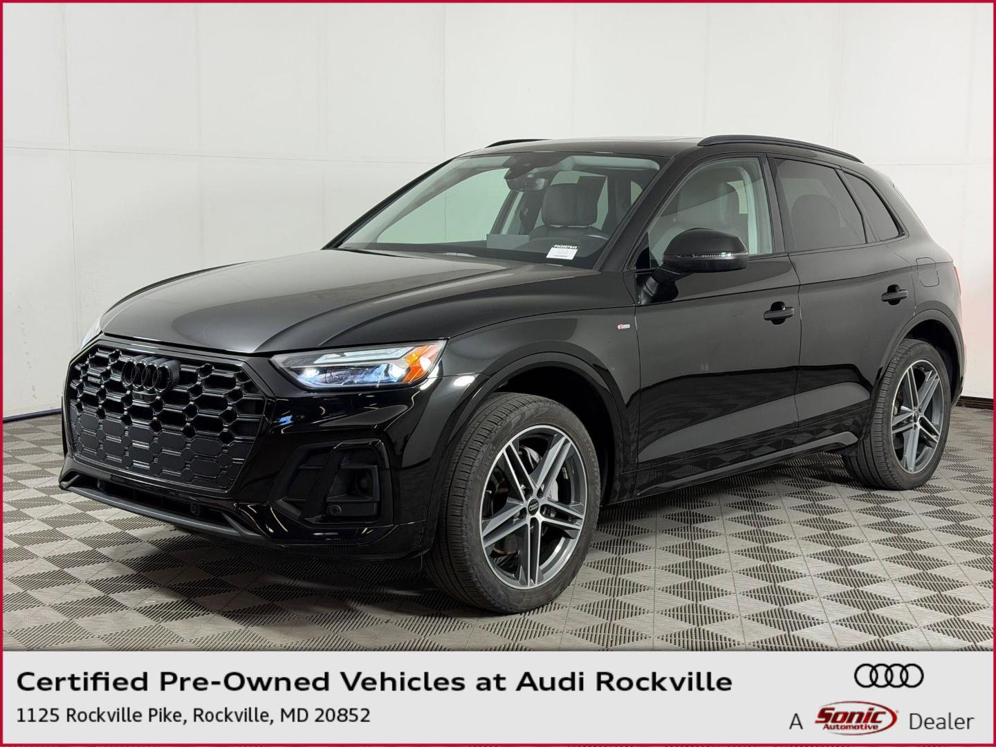 2022 Audi Q5 55 e Premium Plus's photo