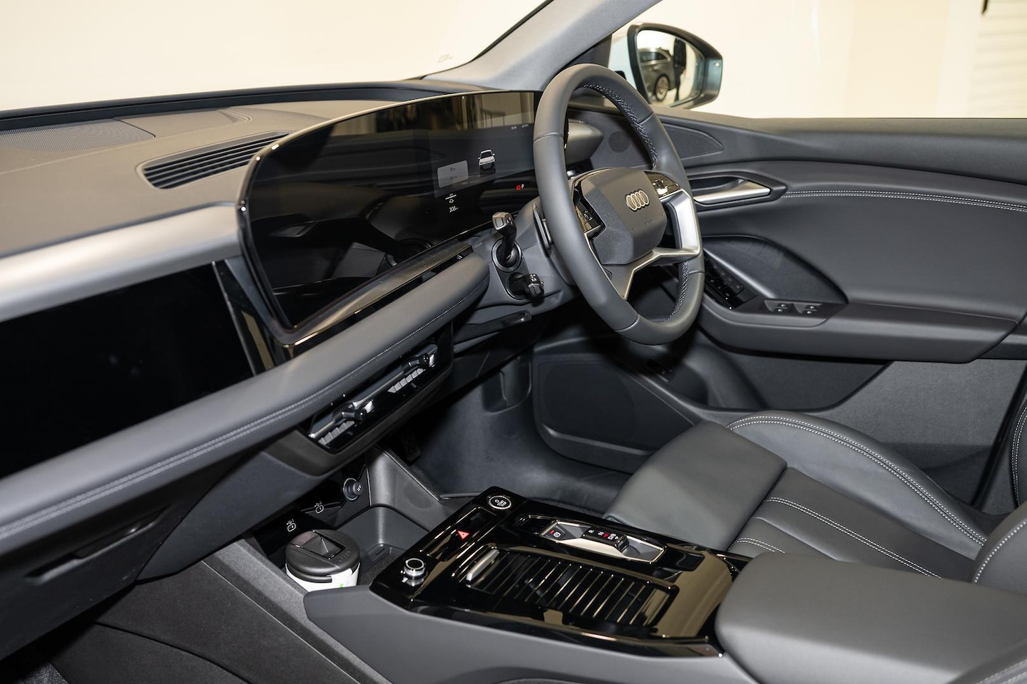 Image about Audi Q6 SUV e-tron e-tron