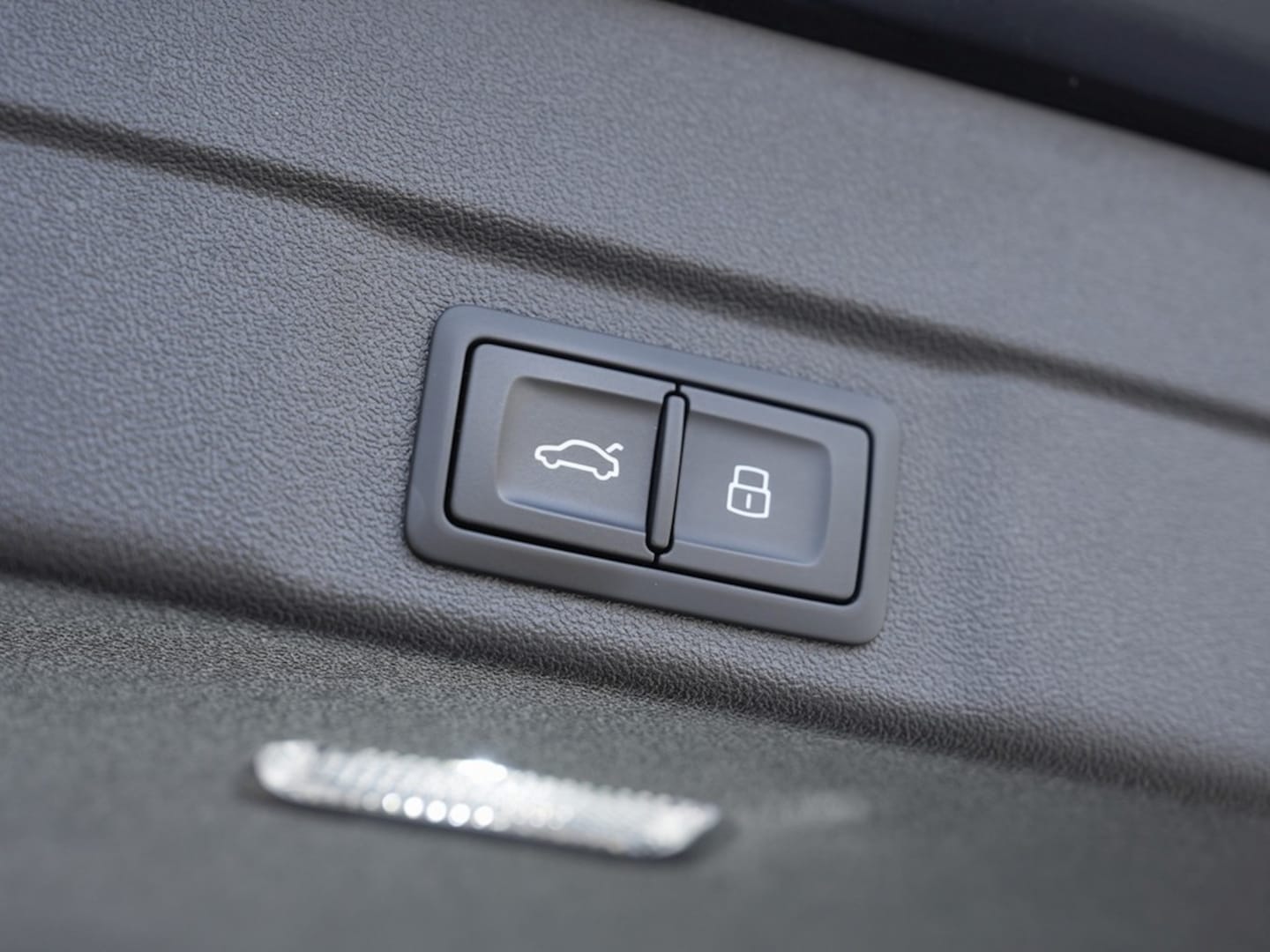 Bild über Audi A6 Avant TDI quattro 150 kW S tronic - für weitere Informationen kontaktieren Sie den Audi Partner