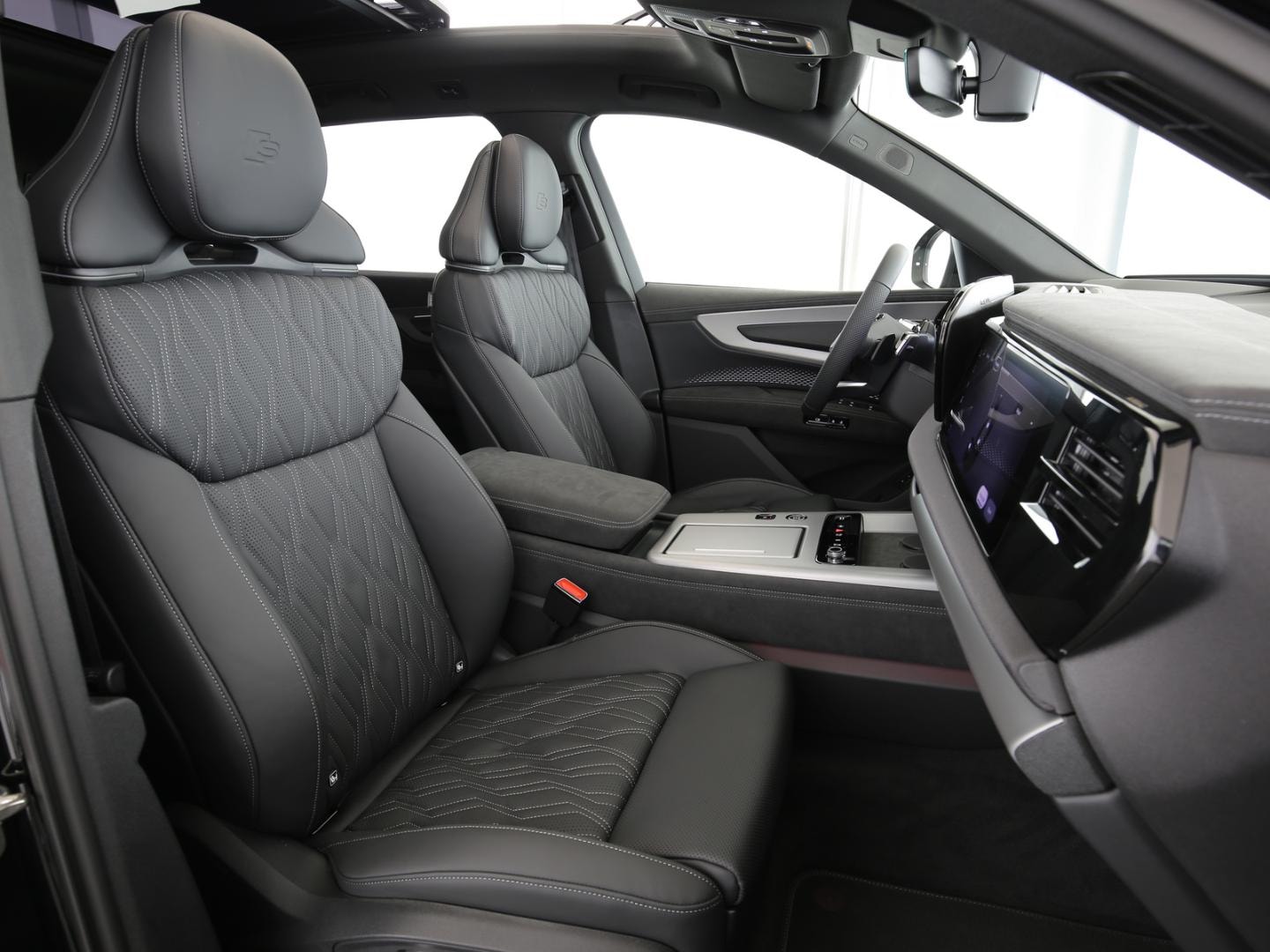 Bild über Audi Q7 SUV TDI quattro 220 kW tiptronic - für weitere Informationen kontaktieren Sie den Audi Partner