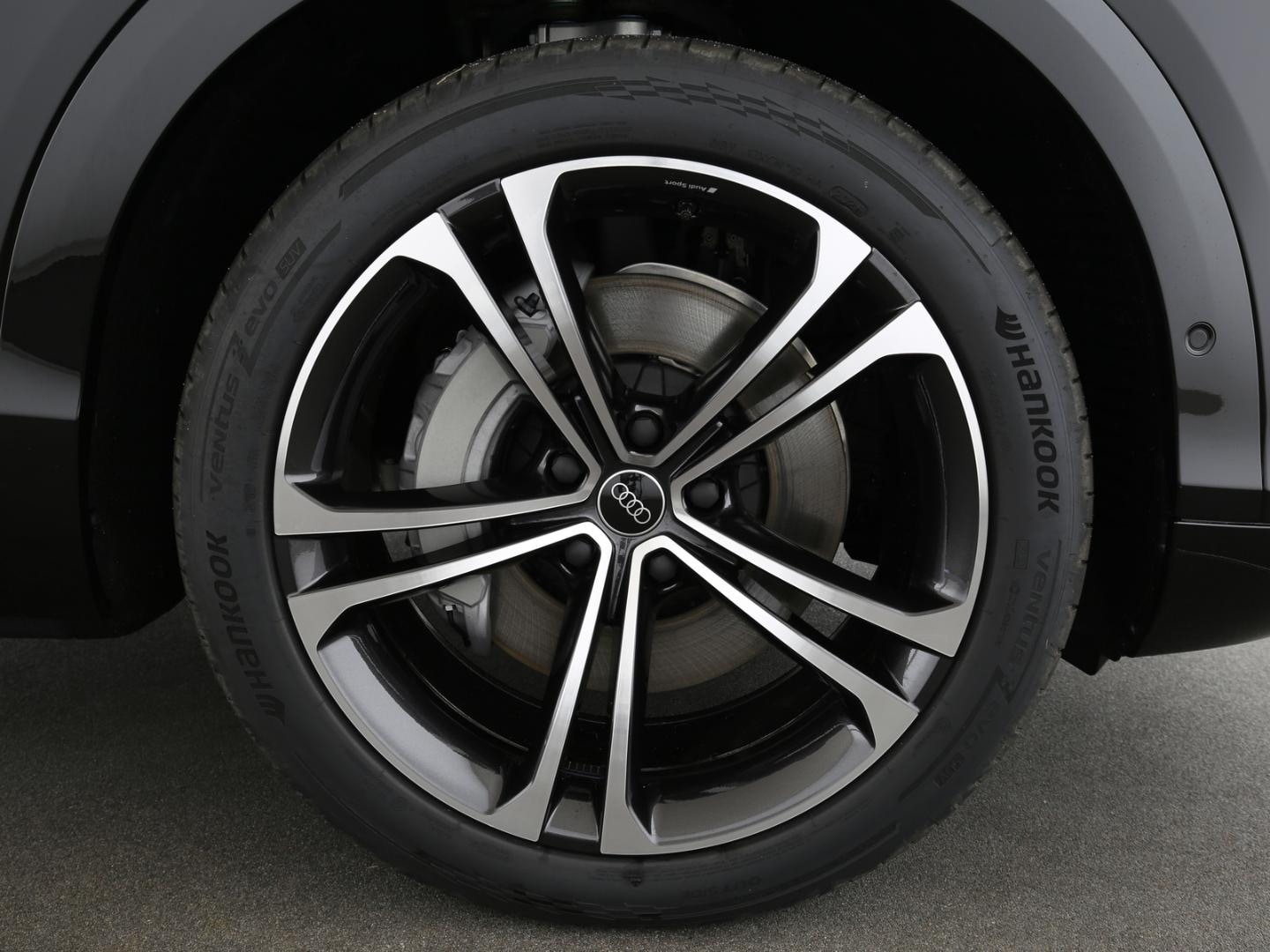 Bild über Audi Q7 SUV TDI quattro 220 kW tiptronic - für weitere Informationen kontaktieren Sie den Audi Partner