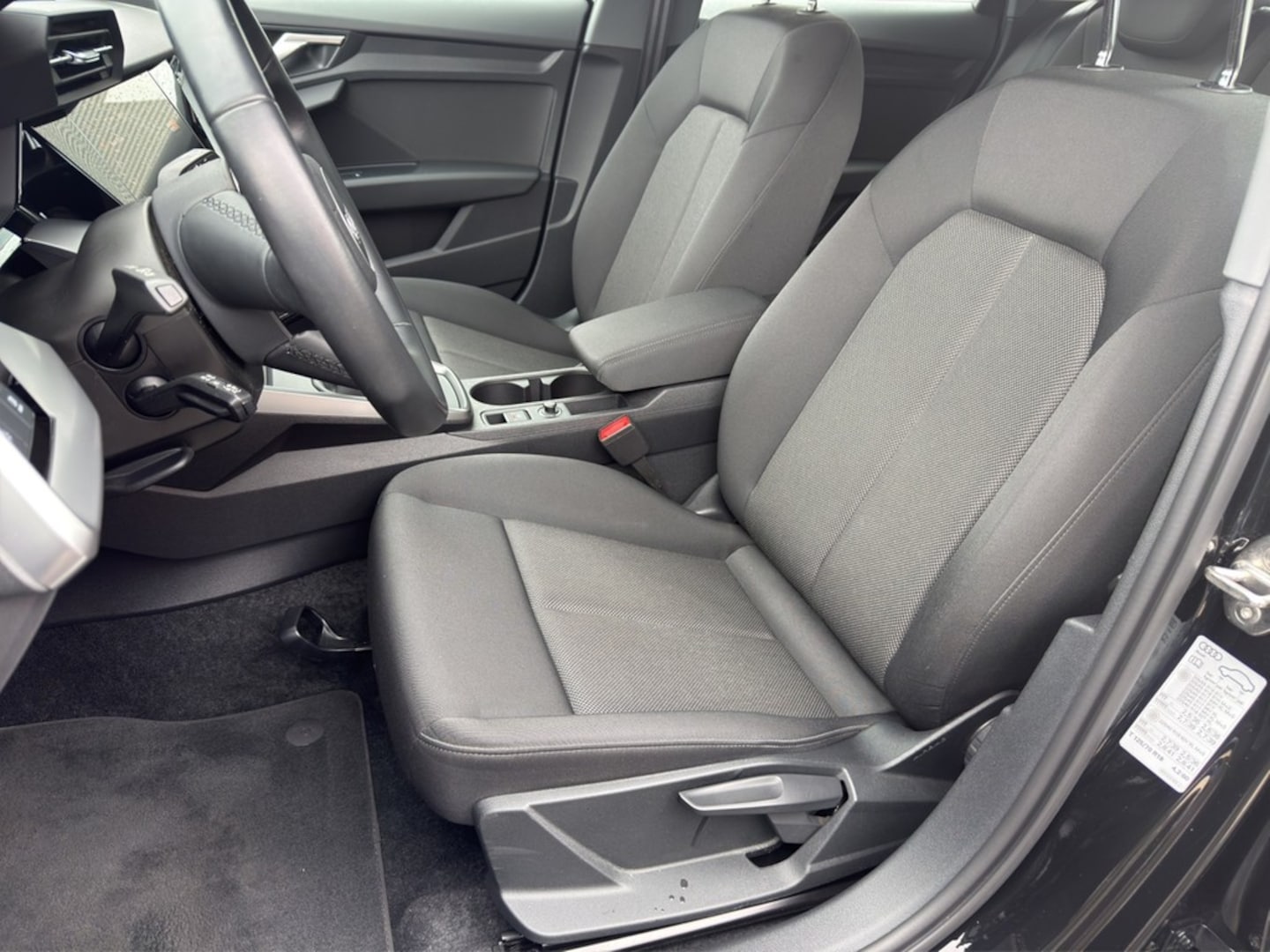 Bild über Audi A3 Sportback advanced 30 TDI Schaltgetriebe - für weitere Informationen kontaktieren Sie den Audi Partner