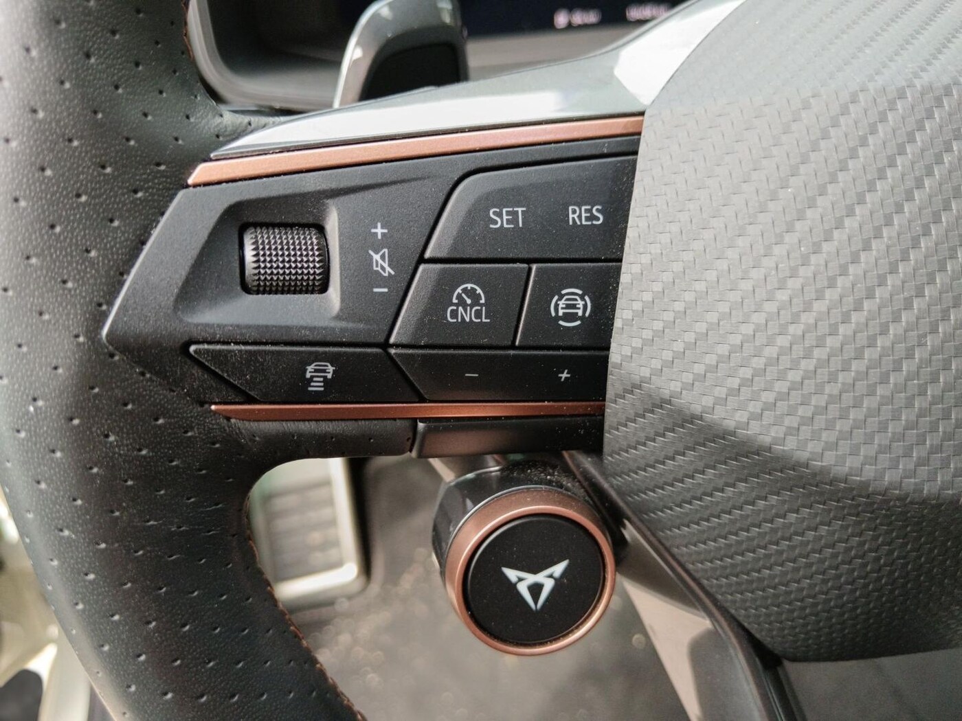 CUPRA Leon León 1.5 TSI e-Hybrid DSG 150 kW (204 CV) — photo 9