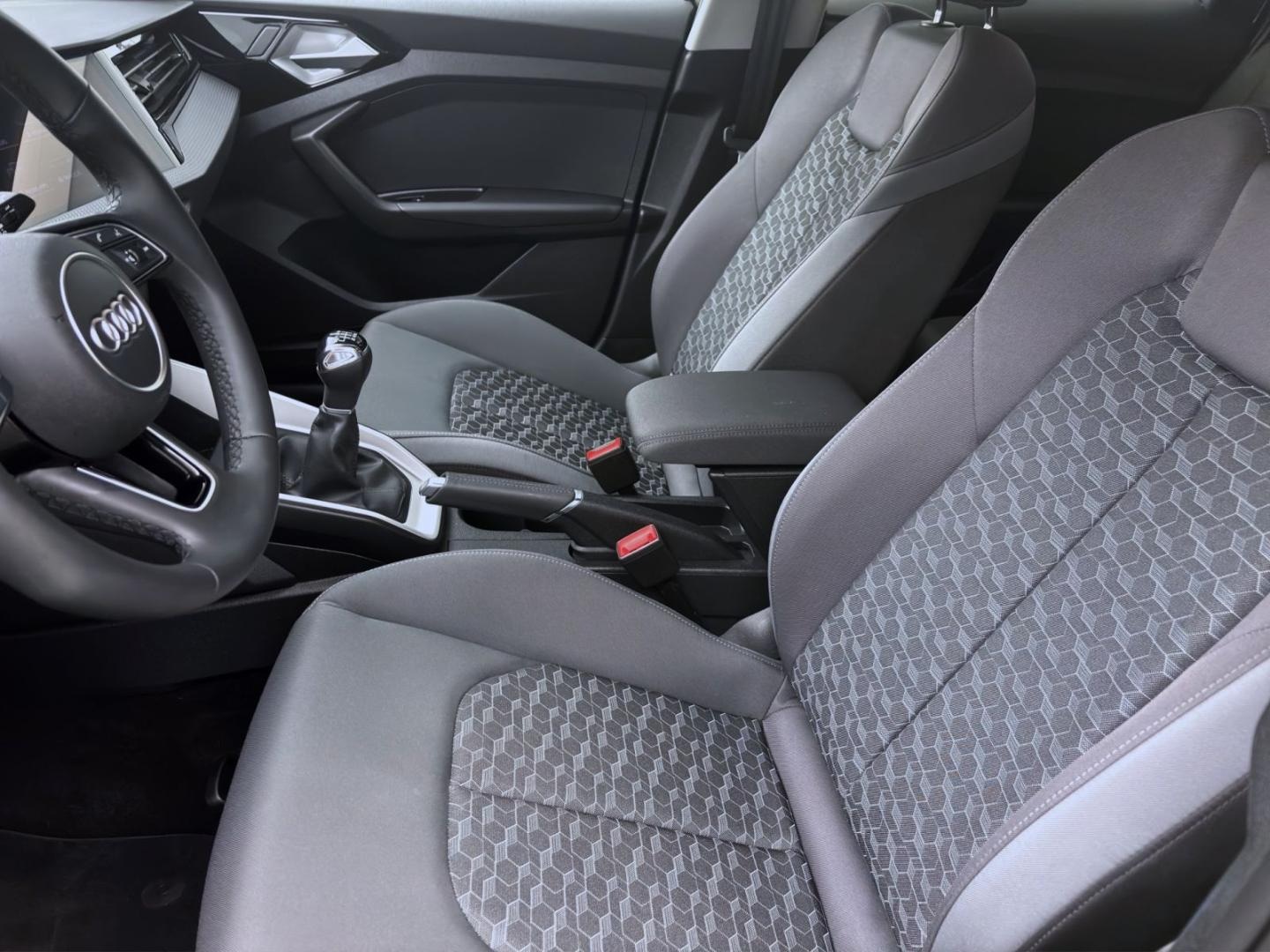 Bild über Audi A1 Sportback advanced 30 TFSI Schaltgetriebe - für weitere Informationen kontaktieren Sie den Audi Partner