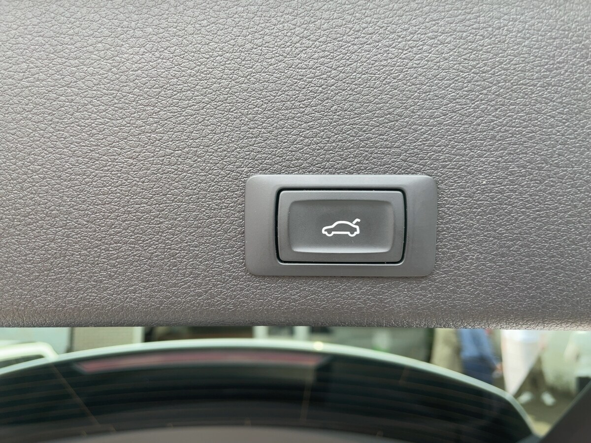 Image about Audi e-tron advanced 55 quattro