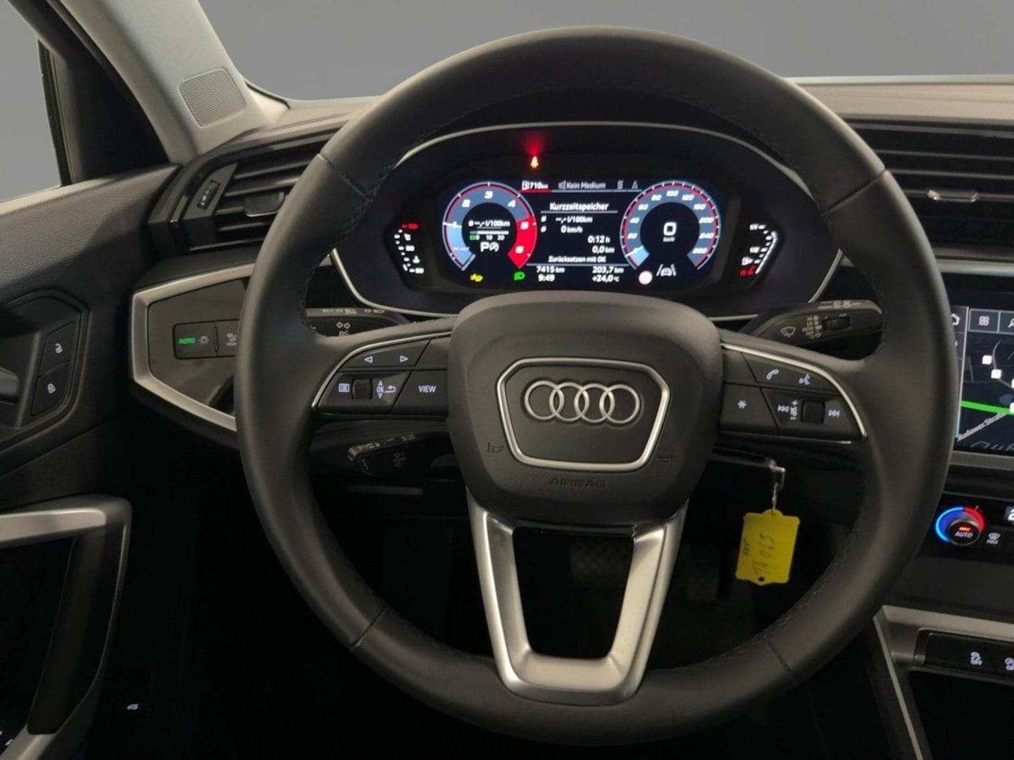 Bild über Audi Q3 S line 40 TDI quattro S tronic - für weitere Informationen kontaktieren Sie den Audi Partner