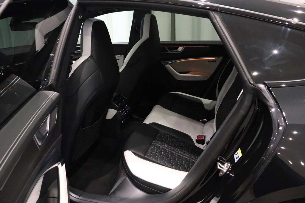 Bild som visar&nbsp;Audi RS 7 Sportback&nbsp;RS 7 Sportback performance 630 hk tiptronic - för mer information kontakta din Audi Partner