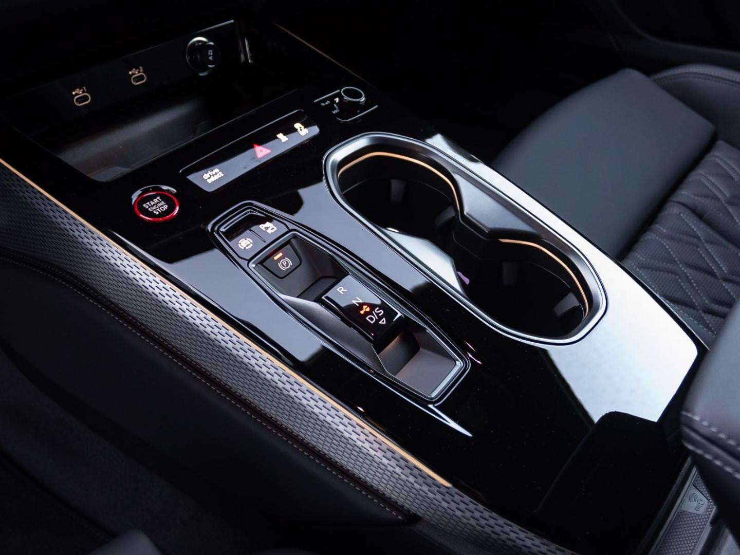 Bild über Audi A6 Avant TDI quattro 150 kW S tronic - für weitere Informationen kontaktieren Sie den Audi Partner