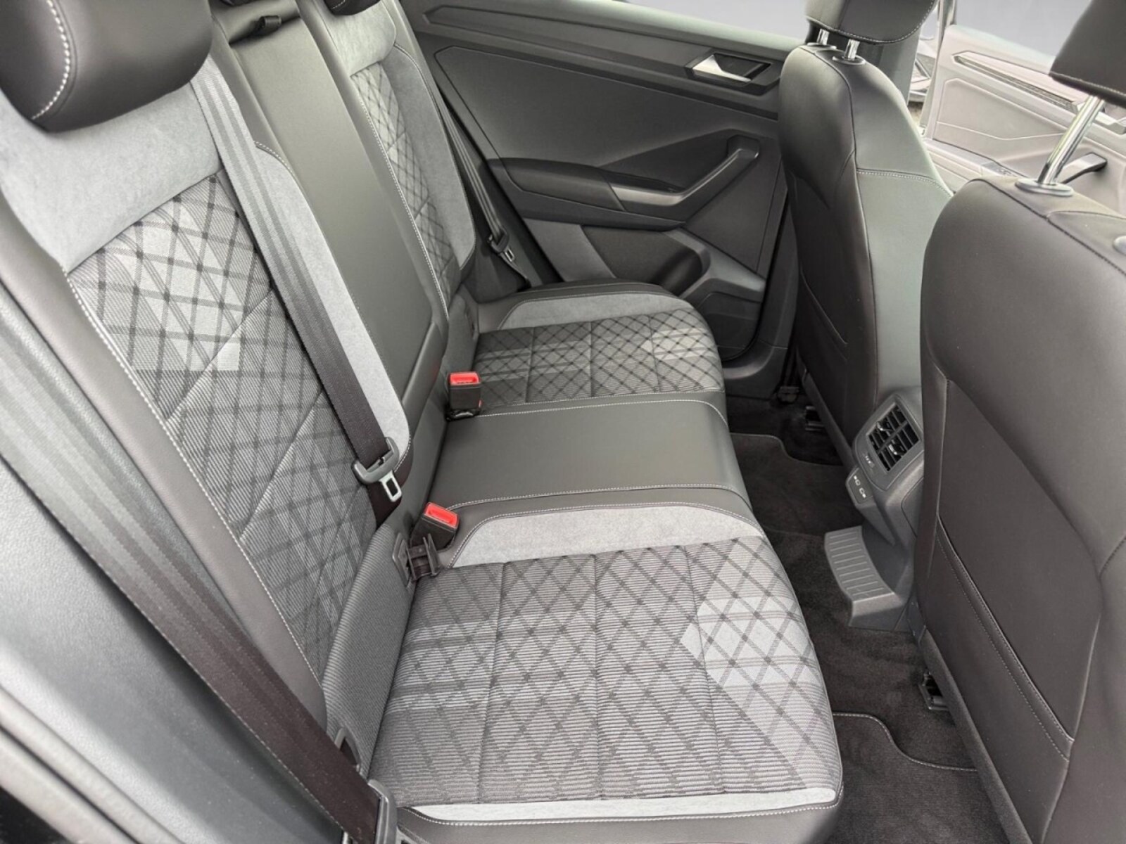 Volkswagen T-Roc – Bild 15