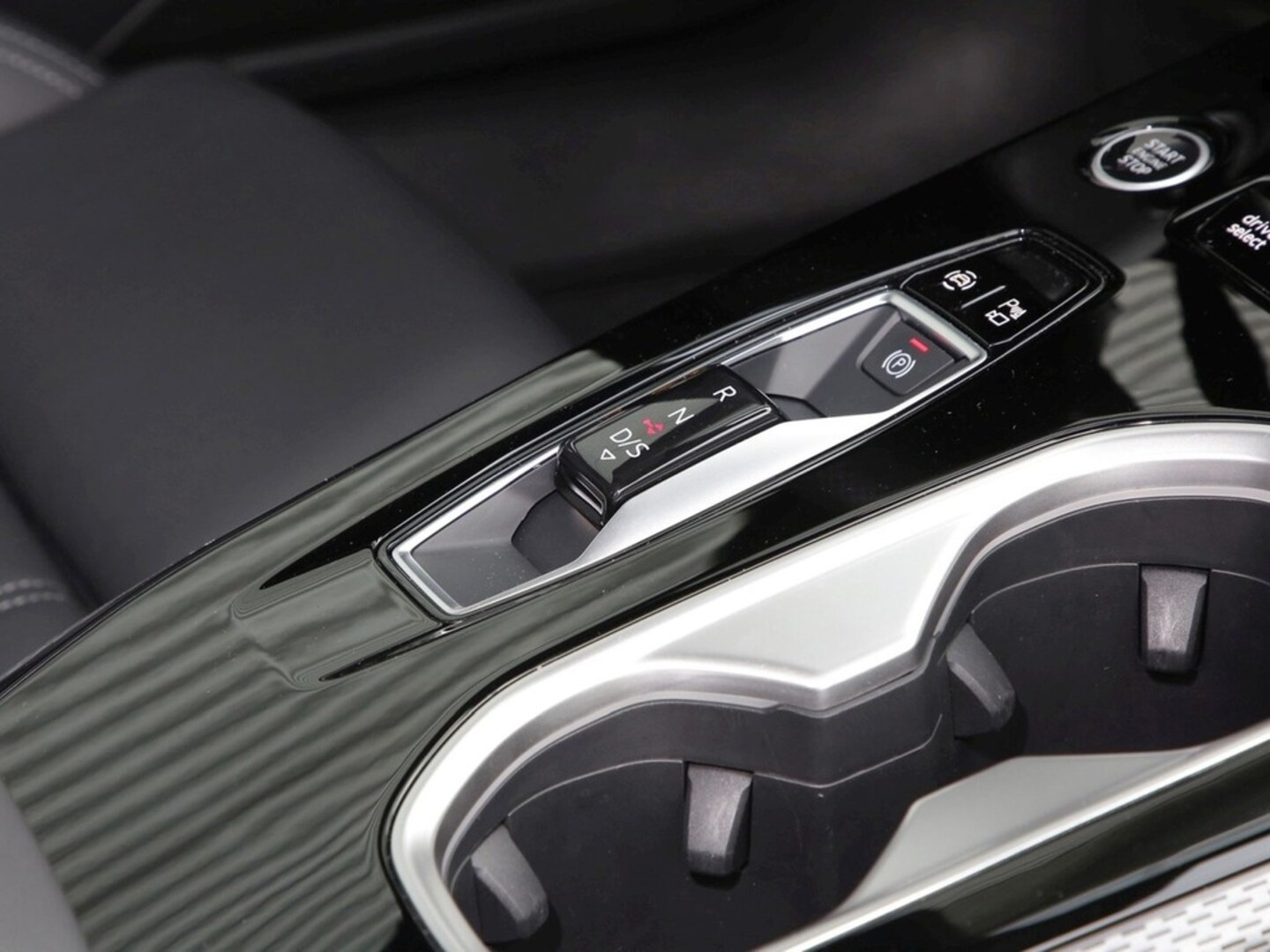 Bild über Audi A6 Avant TFSI 150 kW S tronic - für weitere Informationen kontaktieren Sie den Audi Partner