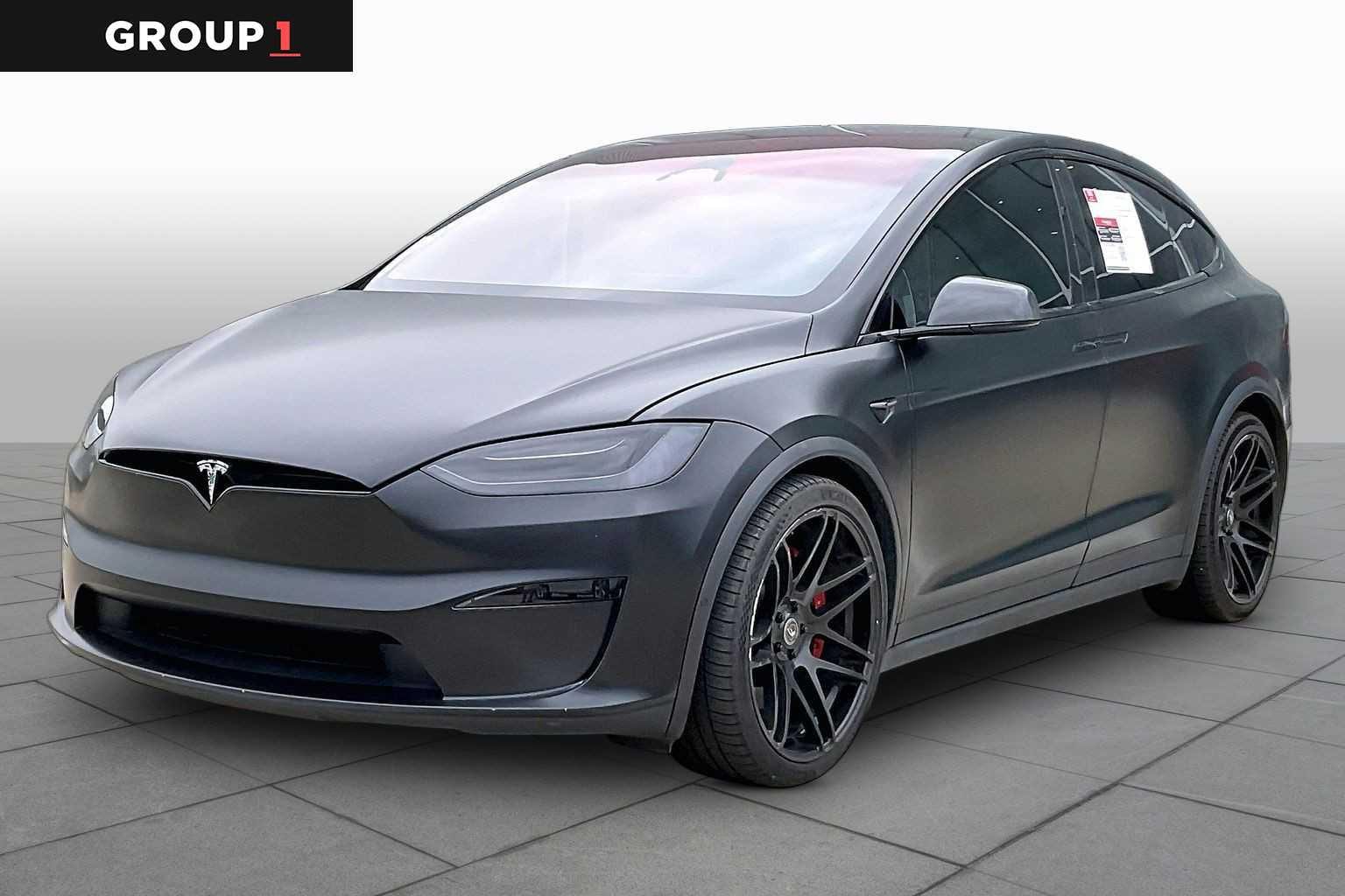 2022 Tesla Model X Plaid's photo