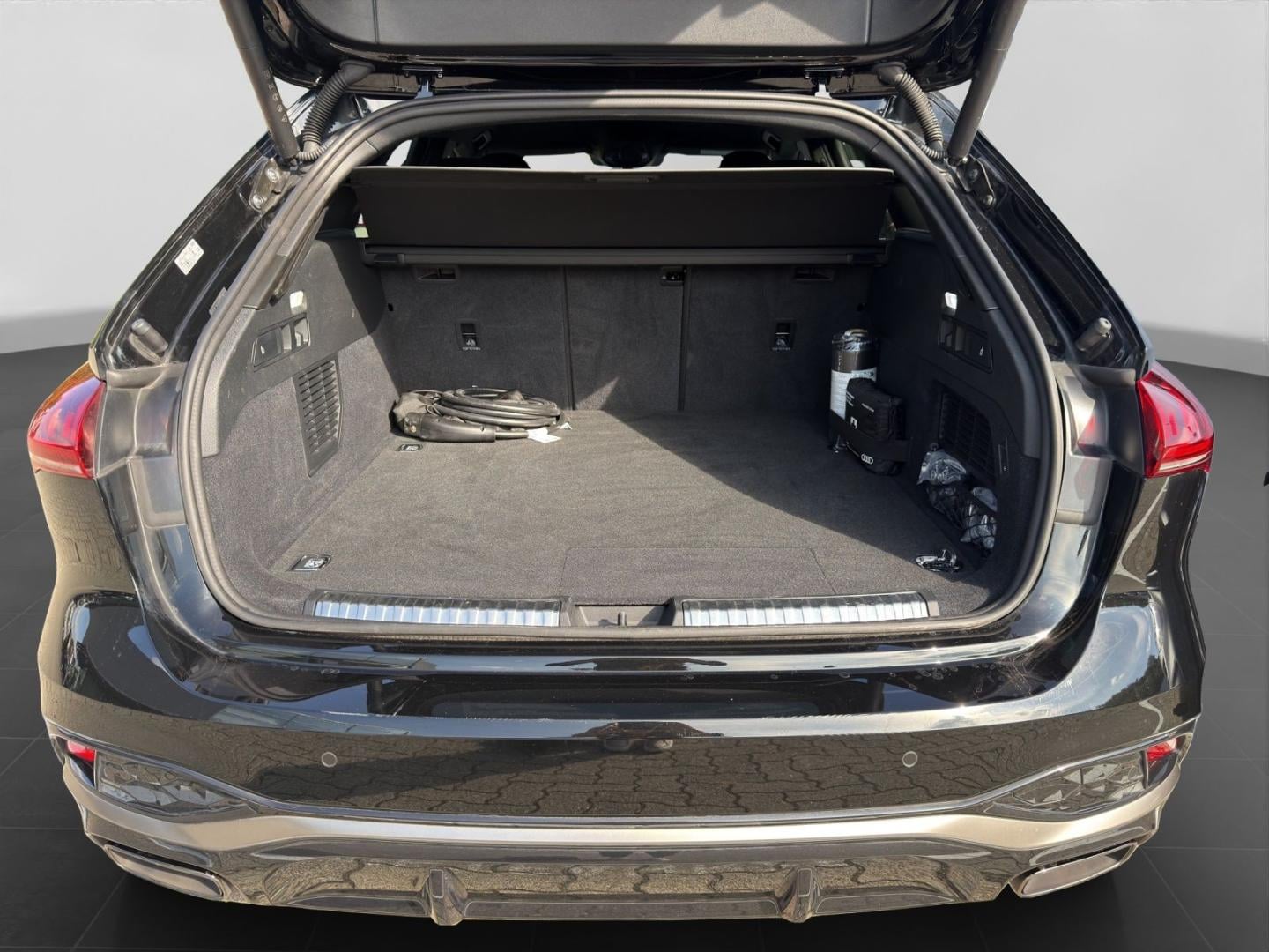 Bild über Audi A5 Avant e-hybrid e-hybrid quattro 220 kW S tronic - für weitere Informationen kontaktieren Sie den Audi Partner