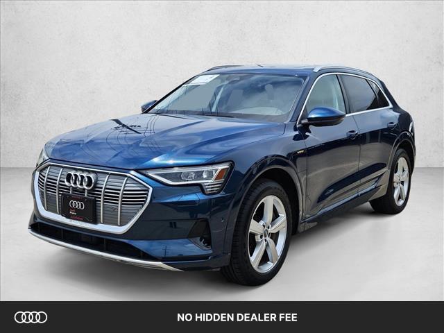 2019 Audi e-tron Premium Plus's photo