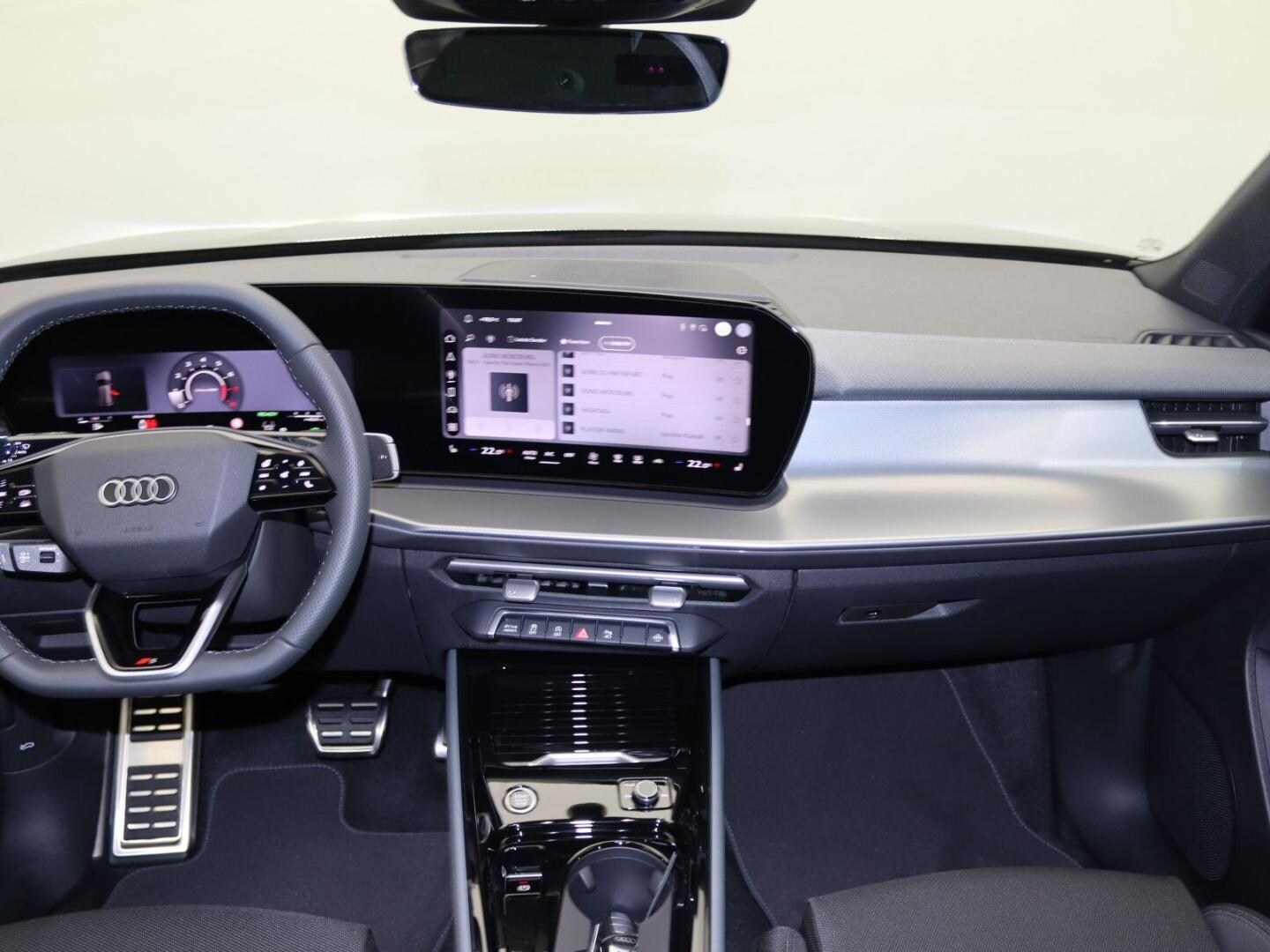 Bild über Audi Q3 SUV TFSI 110 kW S tronic - für weitere Informationen kontaktieren Sie den Audi Partner