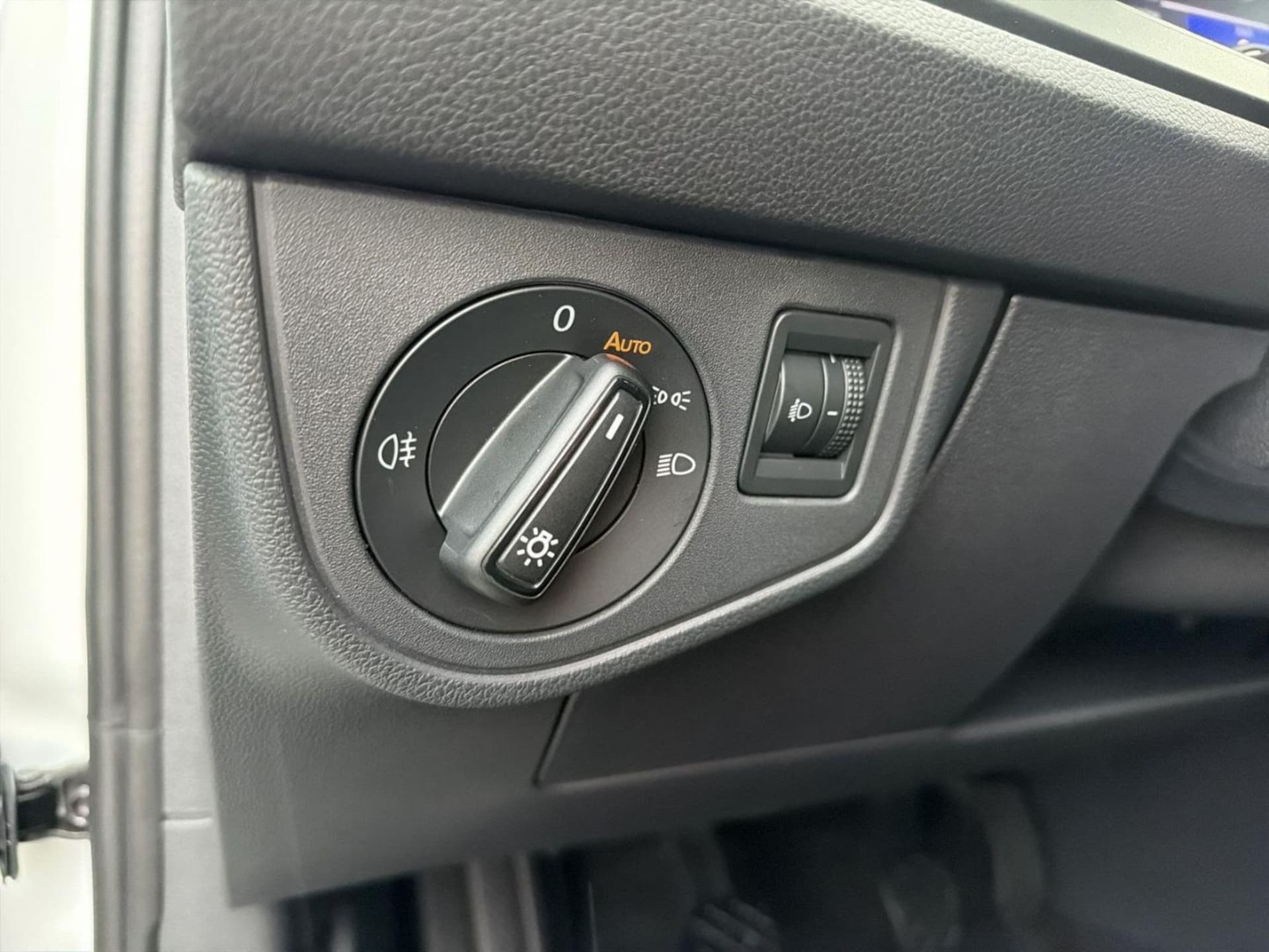 Volkswagen Polo Basis-Modell