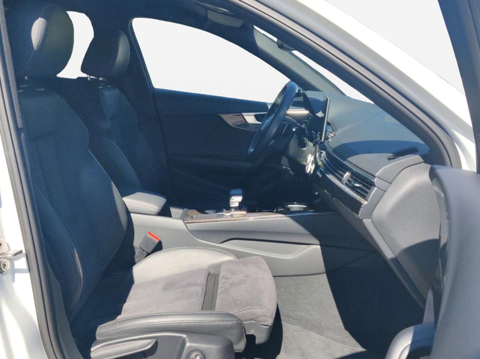 Audi A4 Avant S line