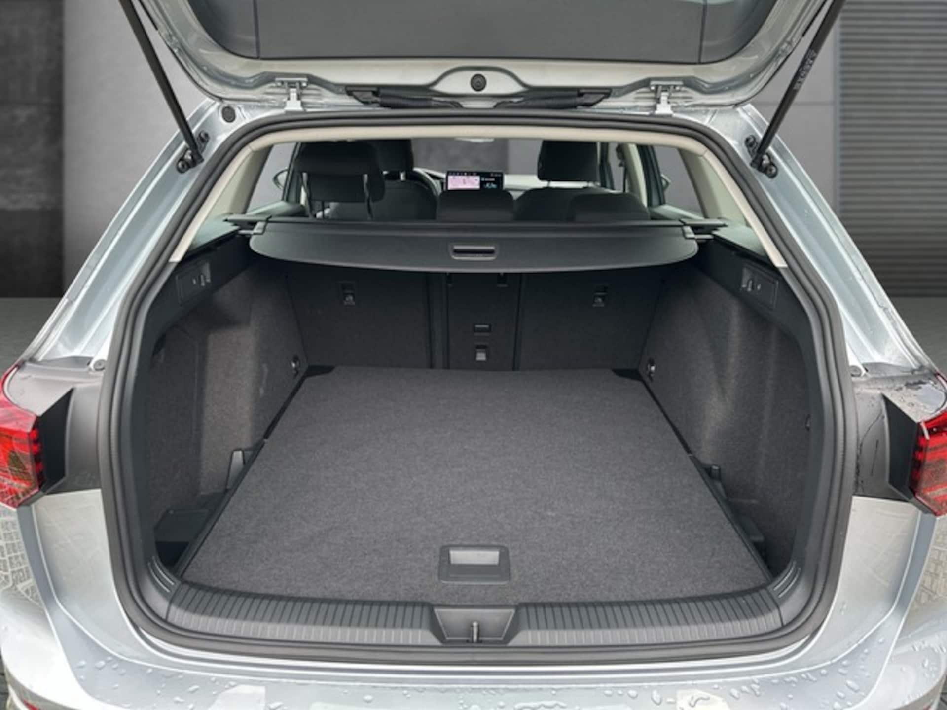 Volkswagen Golf Variant Life