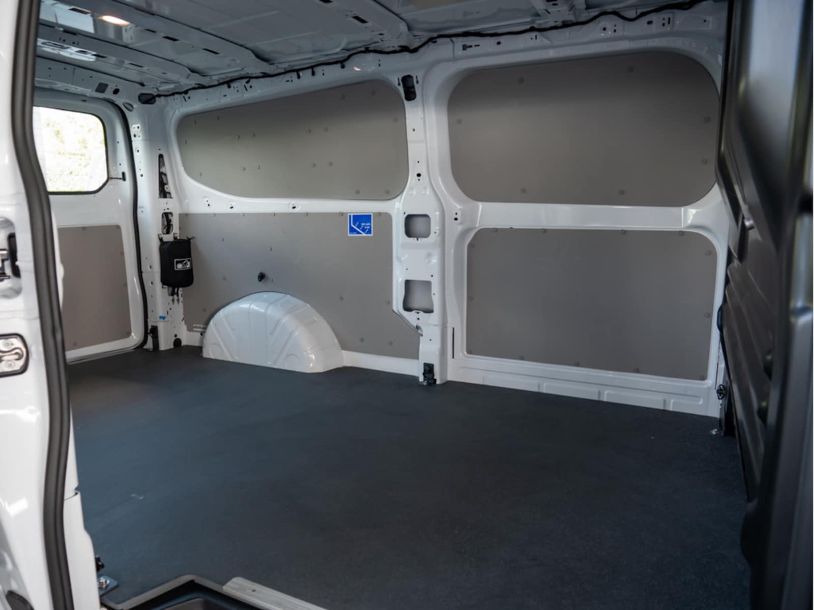 Volkswagen Transporter Kasten langer Radstand – Bild 7
