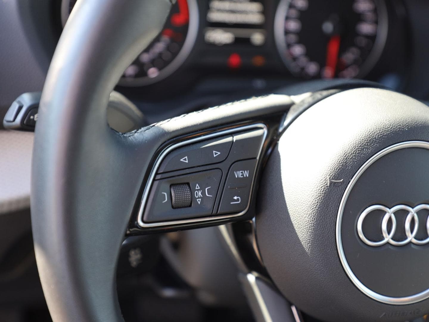 Bild über Audi Q2 S line 35 TFSI S tronic - für weitere Informationen kontaktieren Sie den Audi Partner