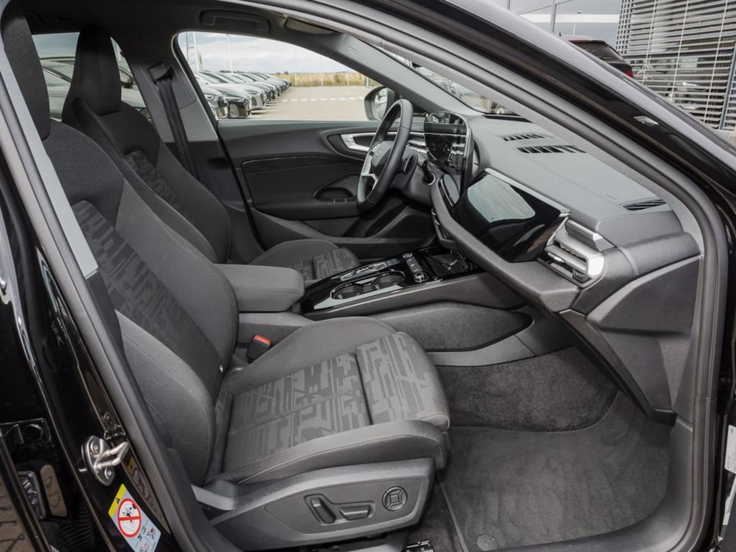 Bild über Audi A5 Avant TDI 150 kW S tronic - für weitere Informationen kontaktieren Sie den Audi Partner