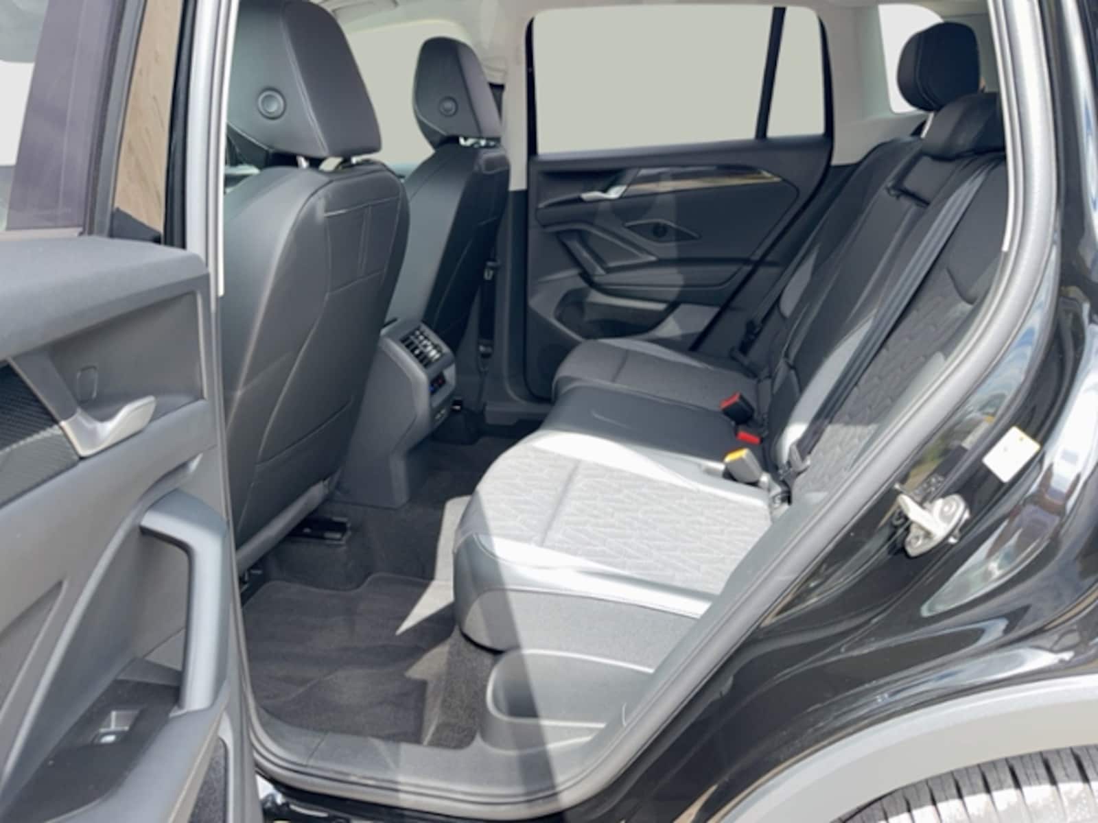 Volkswagen Tiguan – Bild 12