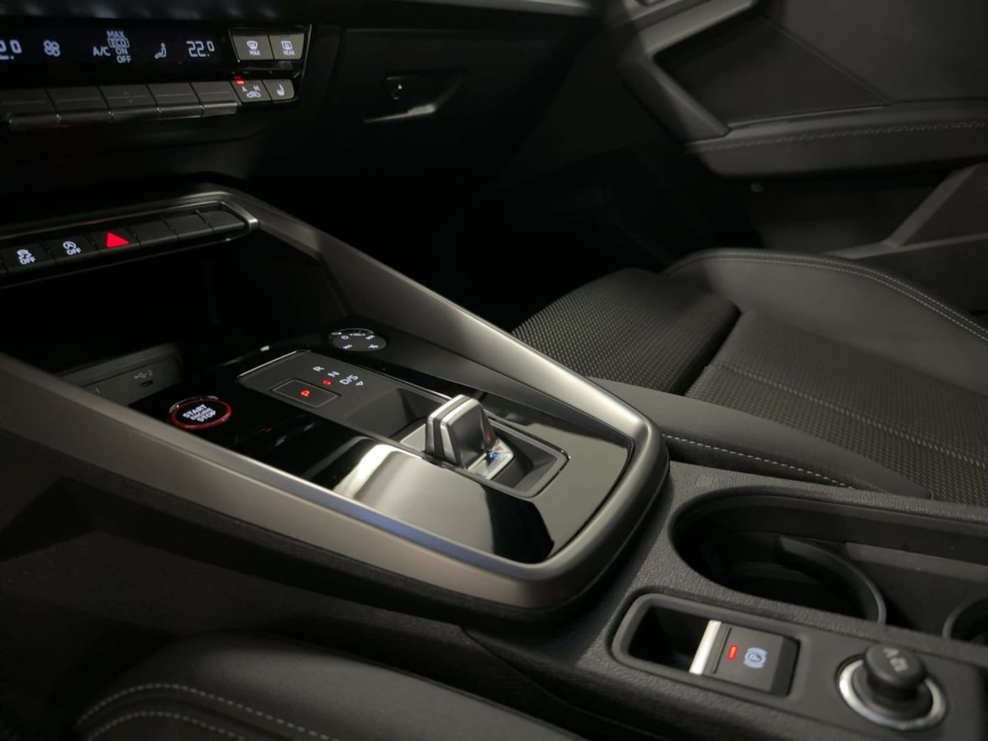 Bild über Audi S3 Sportback TFSI quattro S tronic - für weitere Informationen kontaktieren Sie den Audi Partner