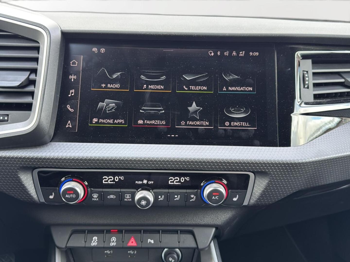 Bild über Audi A1 Sportback S line 25 TFSI S tronic - für weitere Informationen kontaktieren Sie den Audi Partner