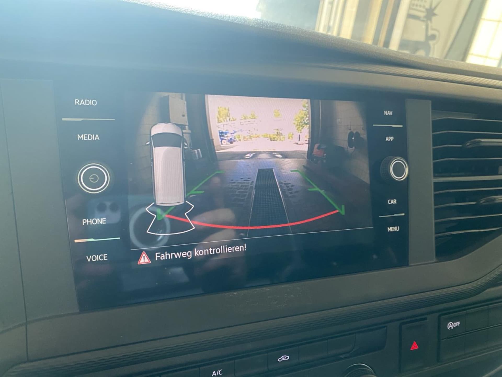 Volkswagen T6.1 Transporter Kasten langer Radstand