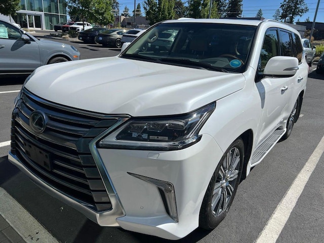 Photo of 2016 Lexus LX 570