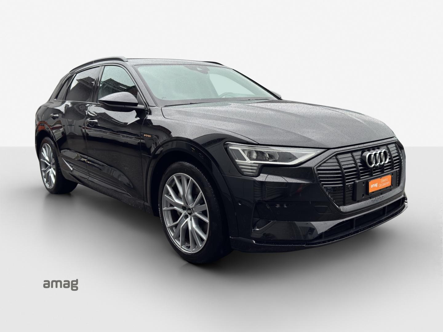 Image about Audi e-tron Attraction advanced 50 quattro 230,00 kW