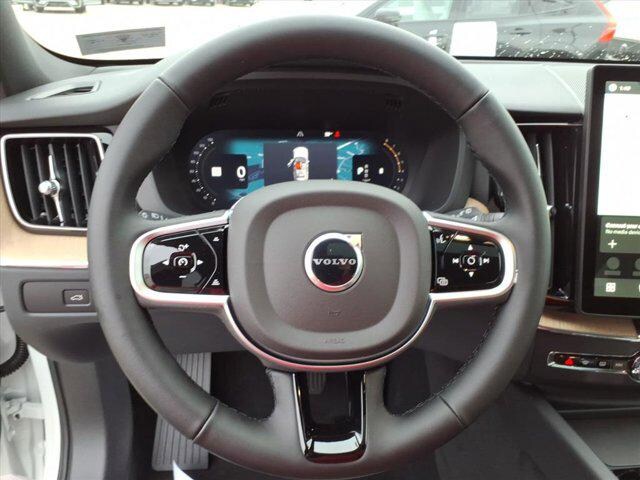 2026 Volvo XC60 Plus - Photo 14