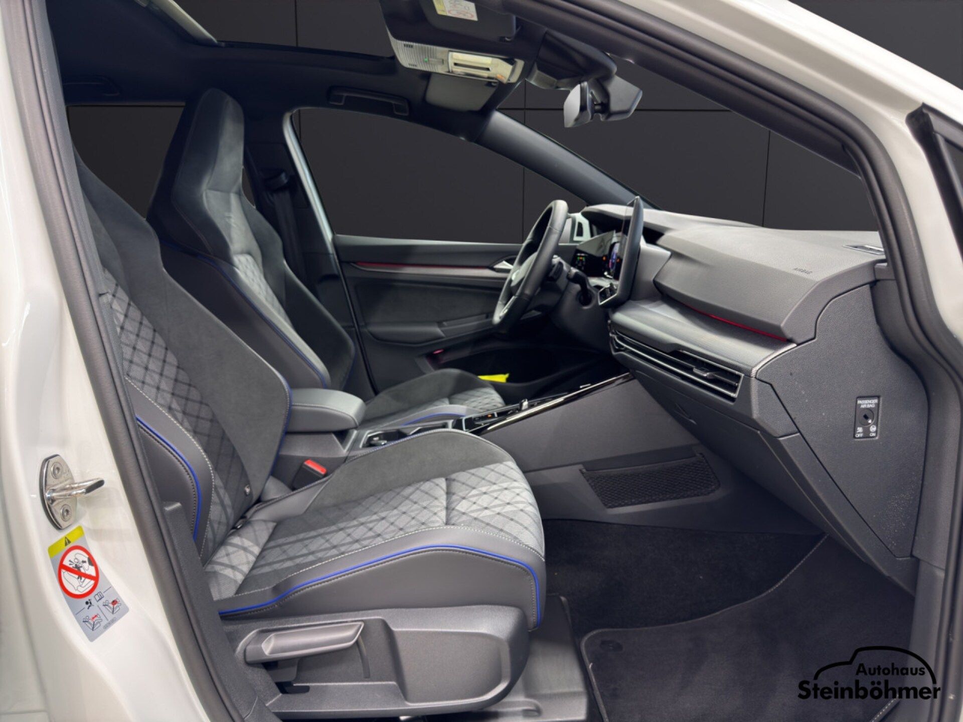 Volkswagen Golf R-Line