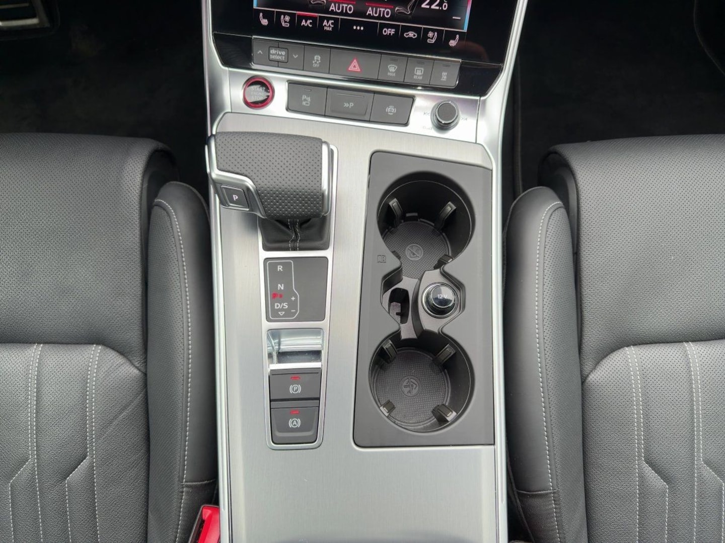 Bild über Audi S6 Avant TDI quattro tiptronic - für weitere Informationen kontaktieren Sie den Audi Partner