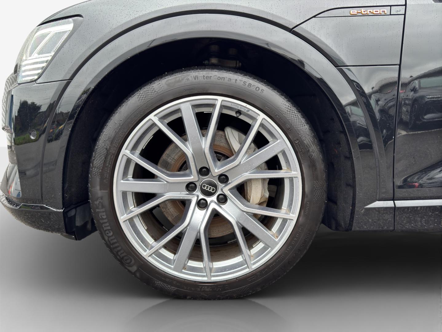 Image about Audi e-tron Attraction advanced 50 quattro 230,00 kW